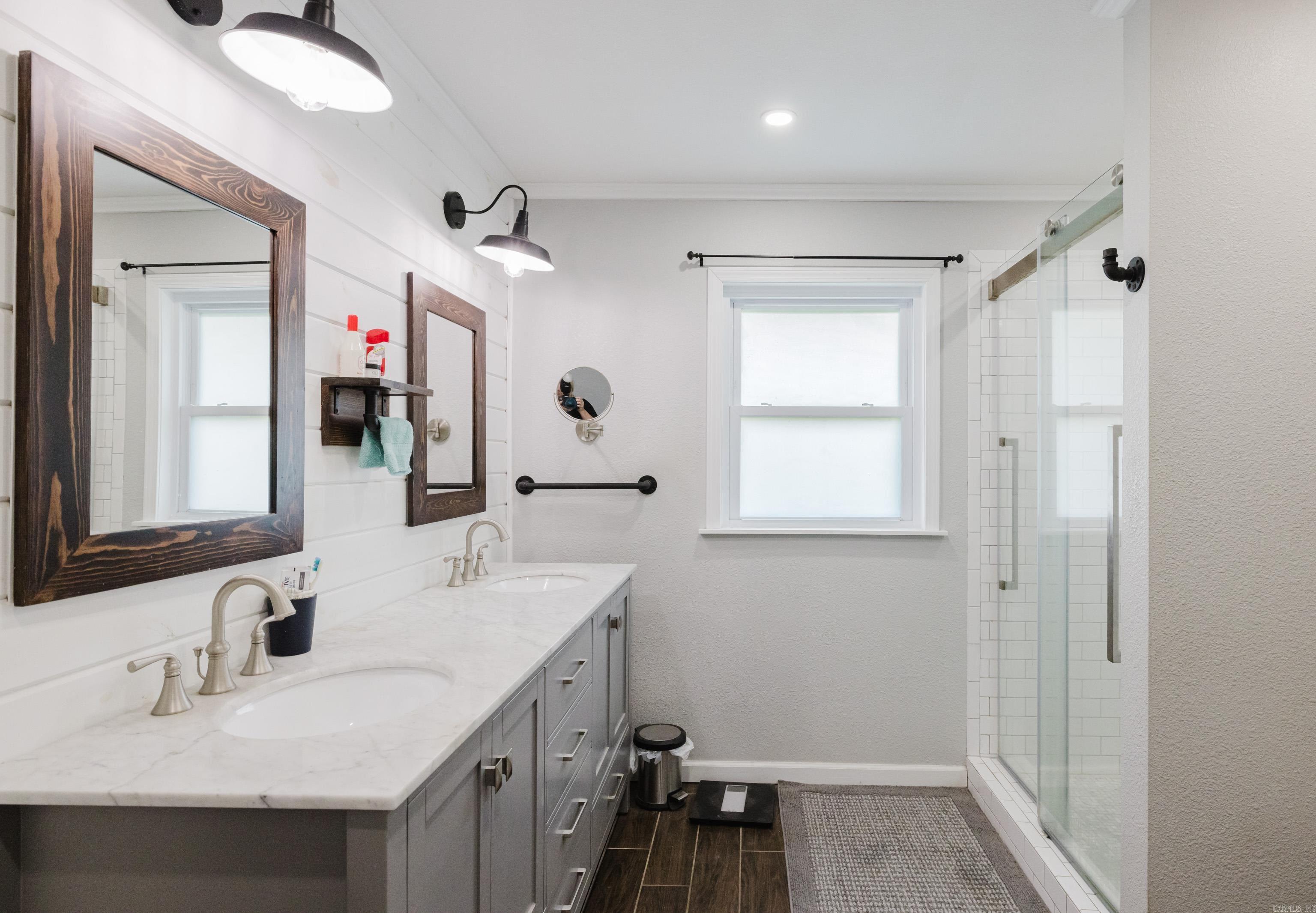 HOLLYWOOD - Residential