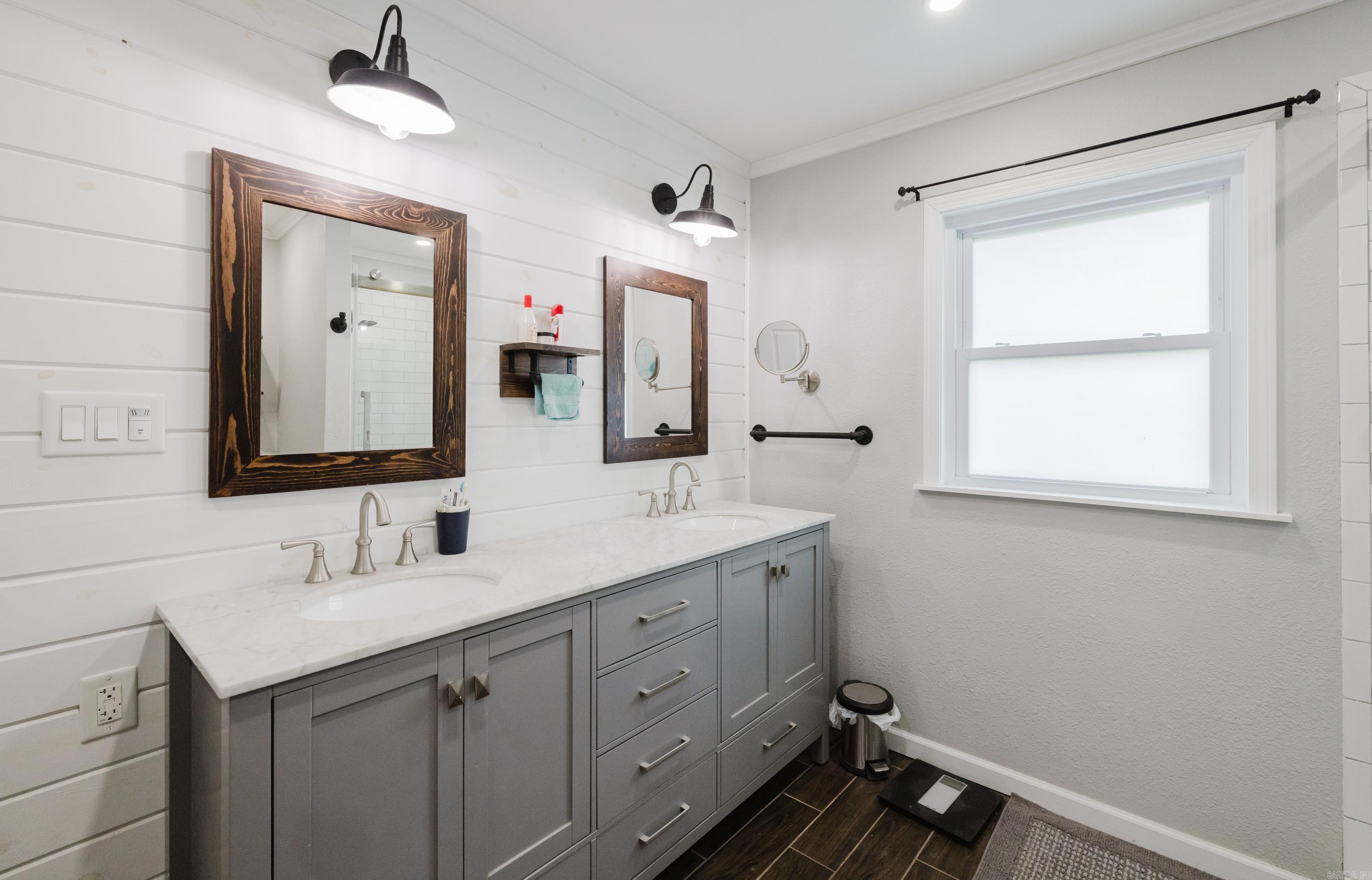 HOLLYWOOD - Residential