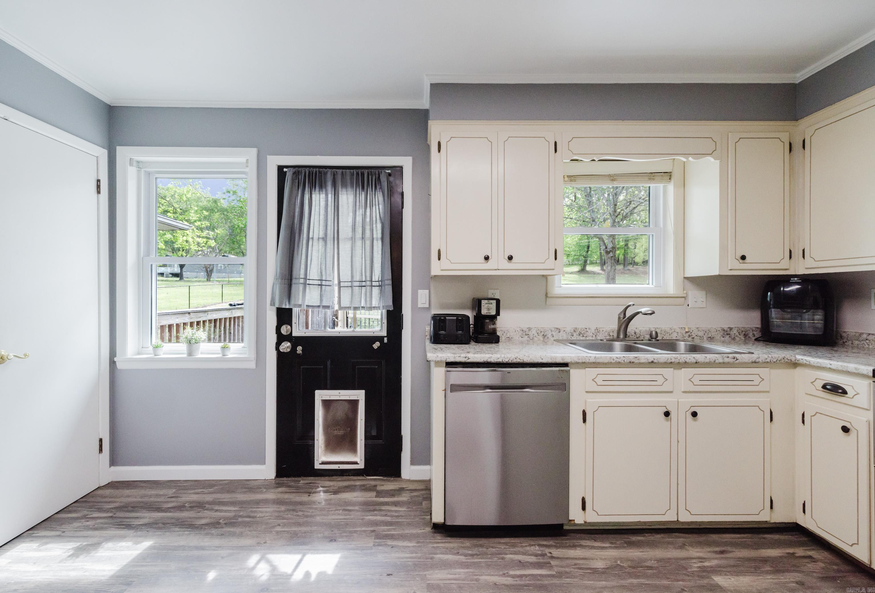 HOLLYWOOD - Residential