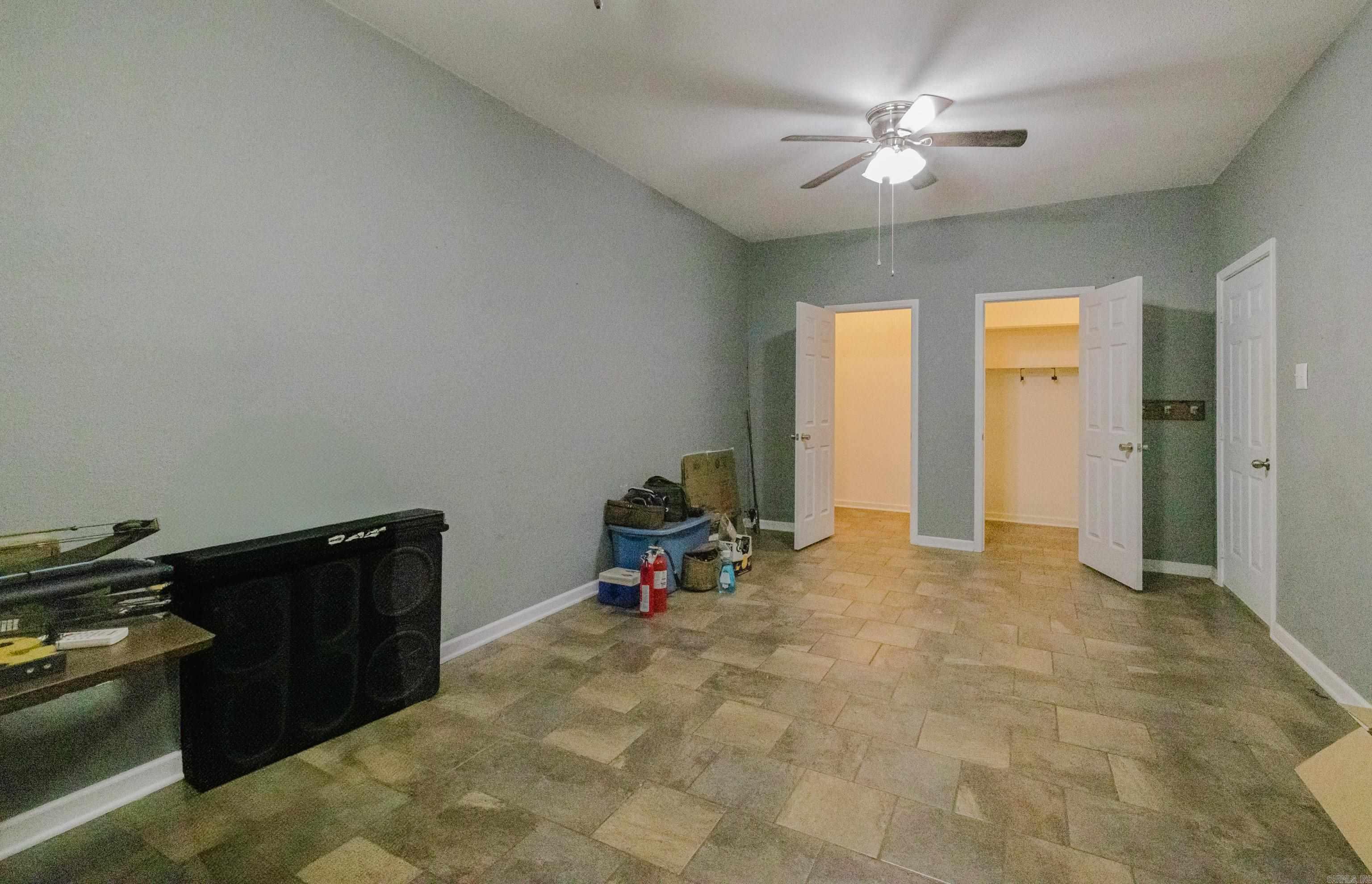 HOLLYWOOD - Residential