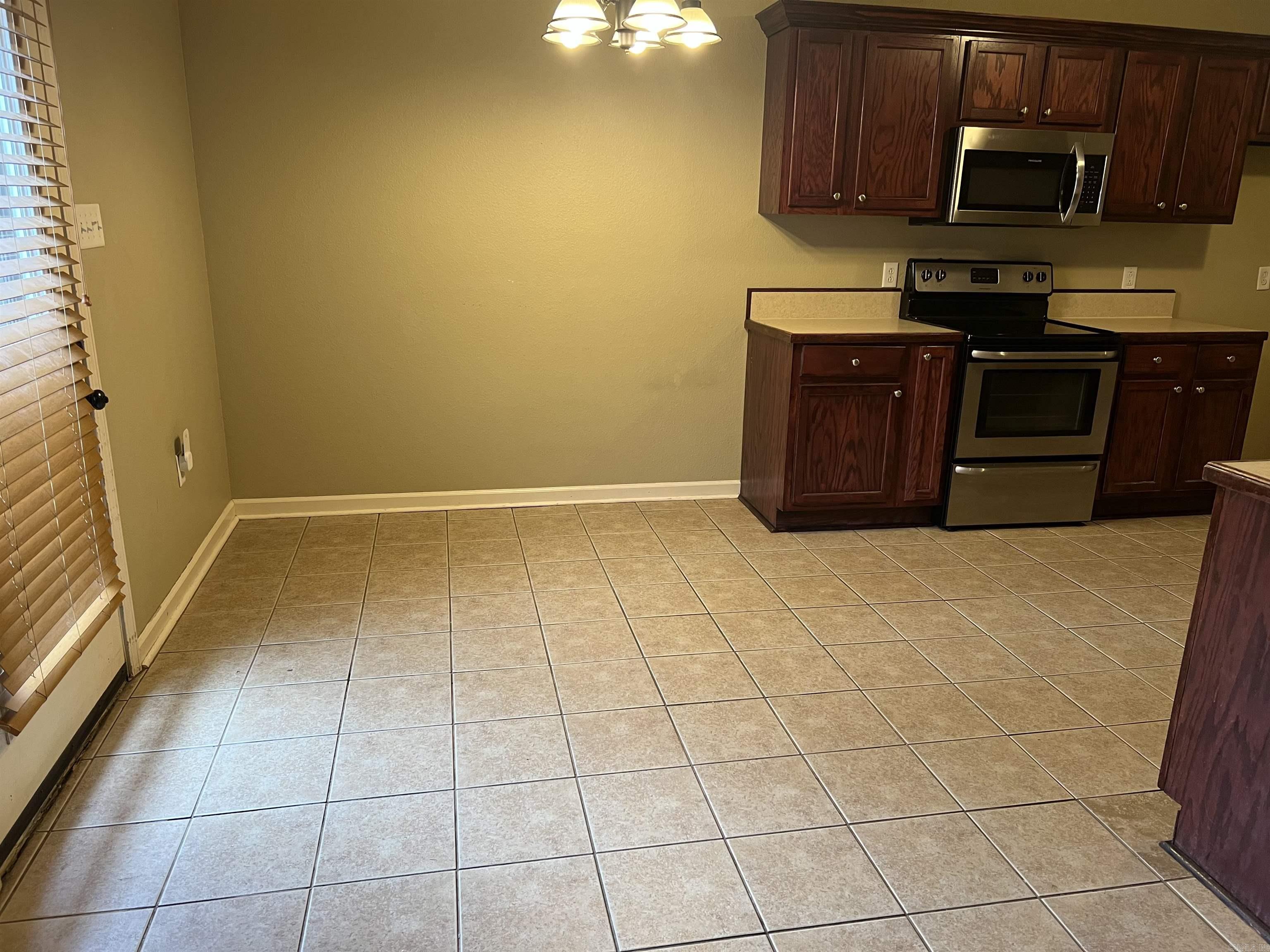 MEADOW CREEK - Residential