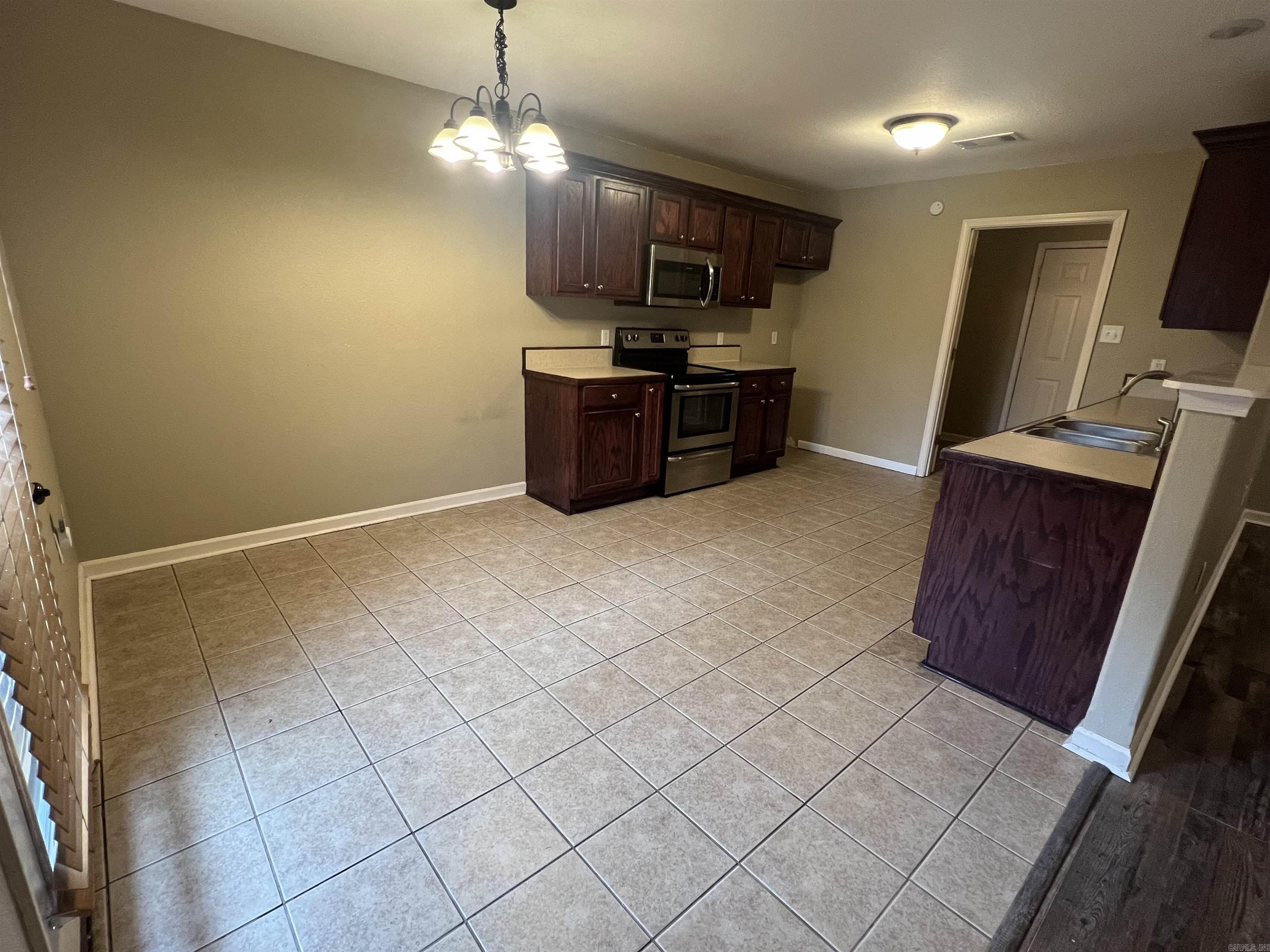 MEADOW CREEK - Residential