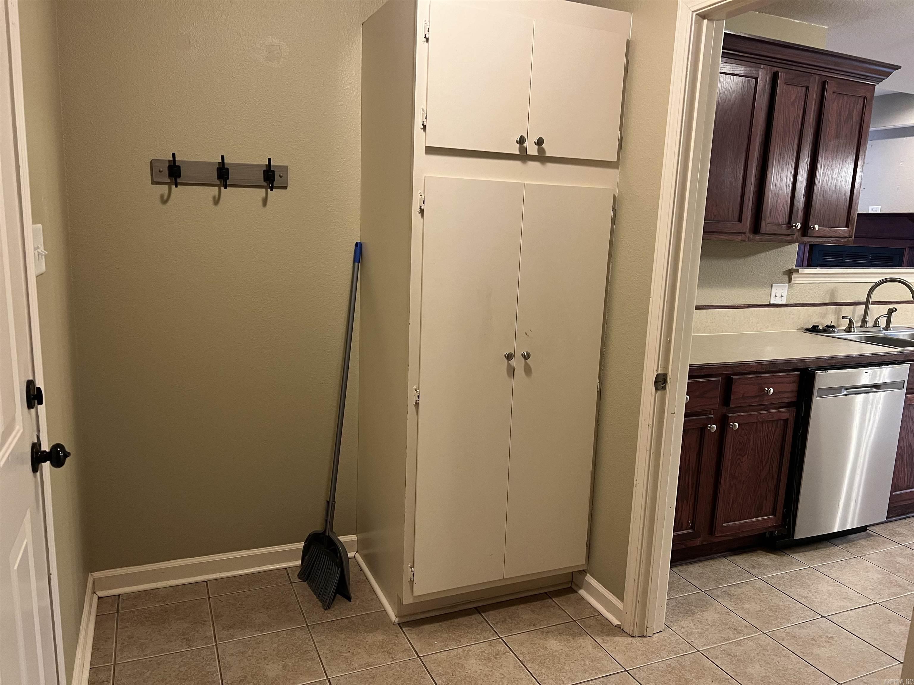 MEADOW CREEK - Residential