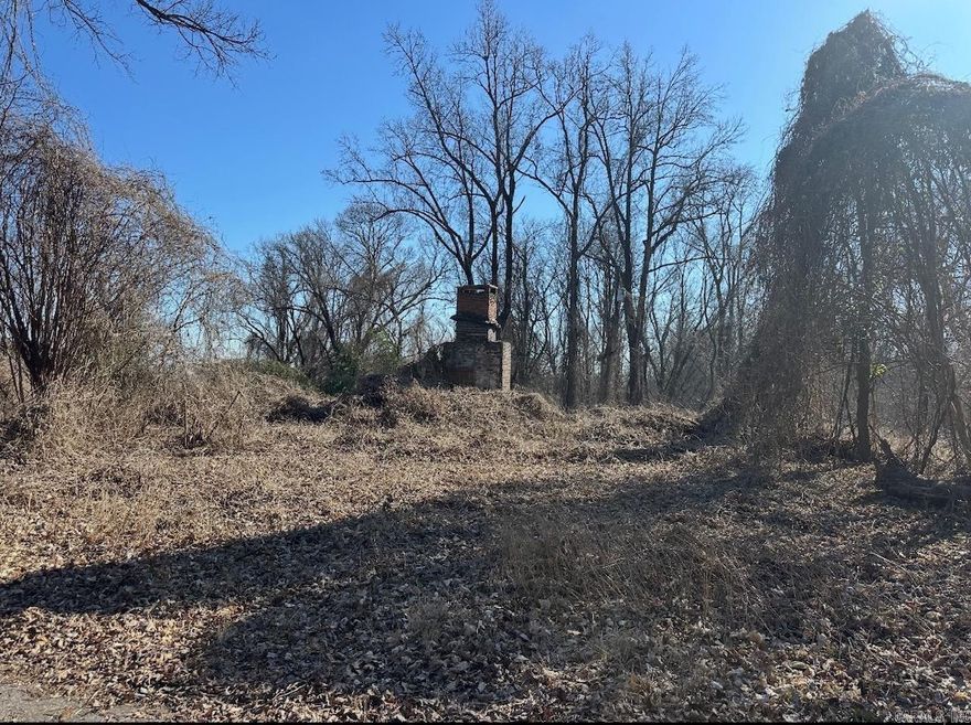 There used to be a house at this location but is not currently so it should have utilities on it. It's near a historic marker Battery D. The lot is 2.50 acres looking for its new owner to rebuild a house for perfect new owner to enjoy. The seller is willing to do seller finance.
