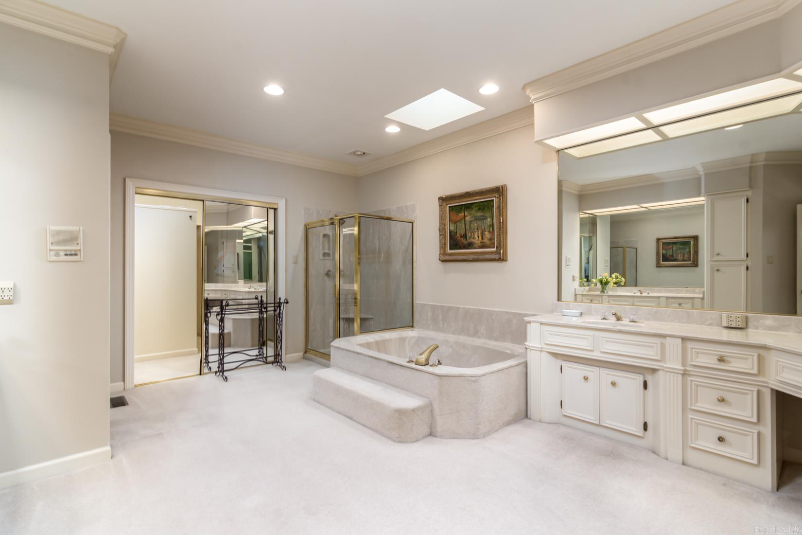 HICKORY CREEK - Residential