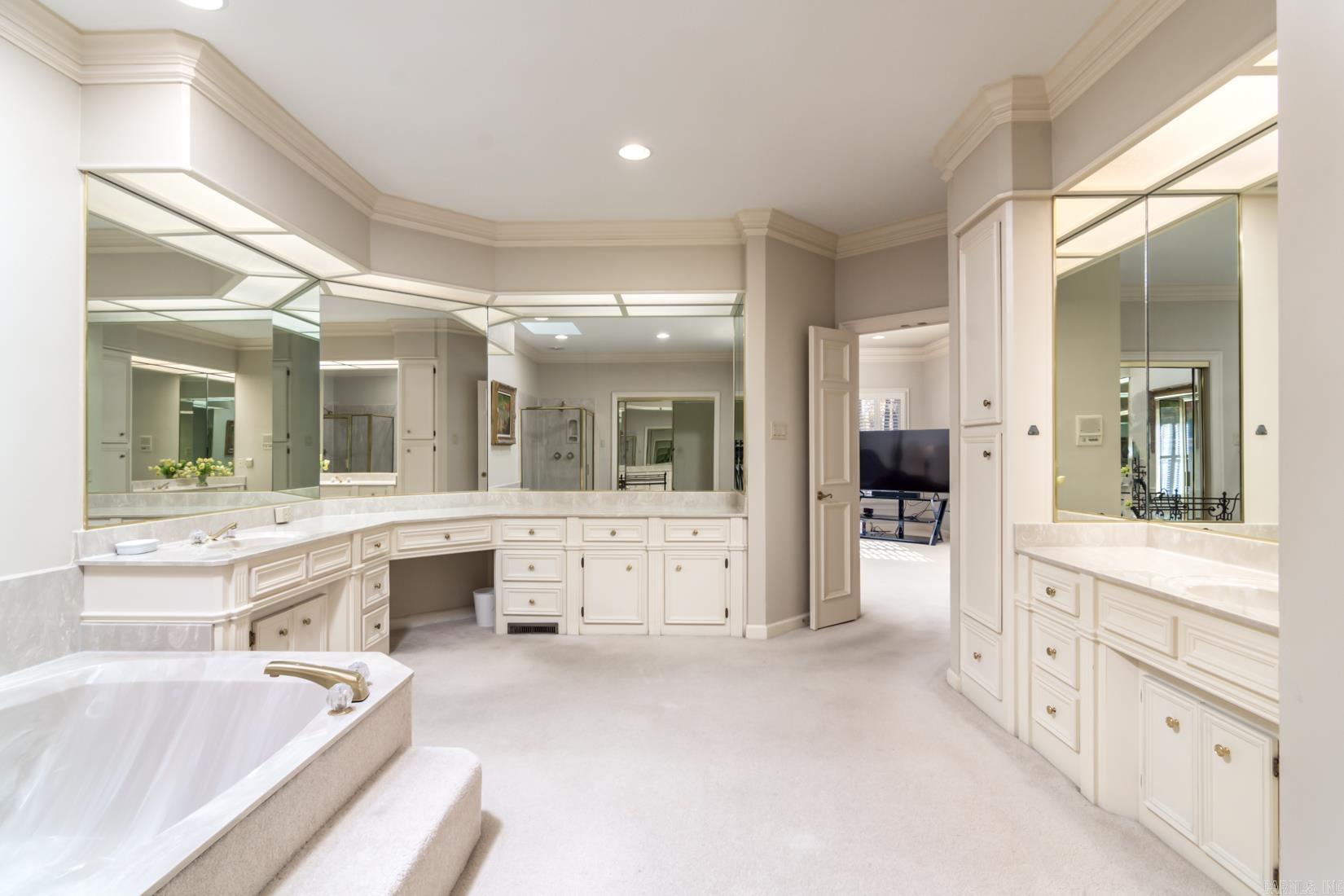 HICKORY CREEK - Residential