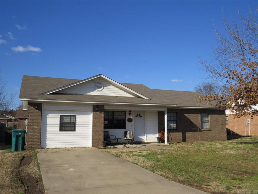 4 bedrooms...near Tech University...YES PLEASE! Excellent location and Excellent for first time home buyers or investors. Home features 1.5 bath, wood laminant flooring, & fenced in backyard. Priced to sell, because it's excellent...at $79,900 :)