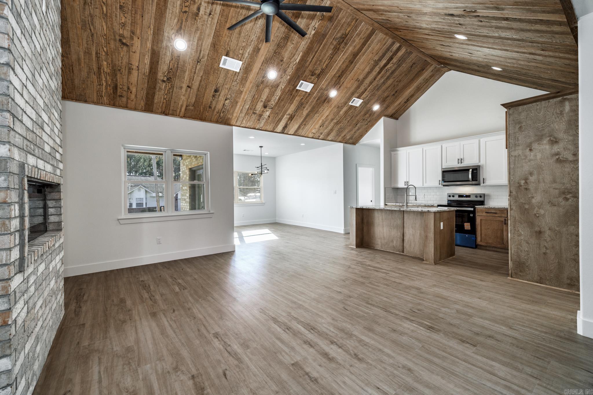 TANGLEWOOD ESTATES - Residential