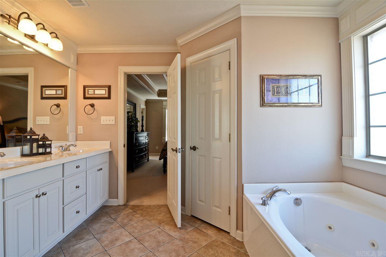 COUNTRY CLUB OF ARK THE - Residential