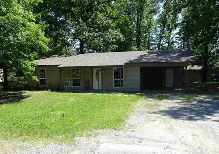 Move in ready in White Hall S/D.