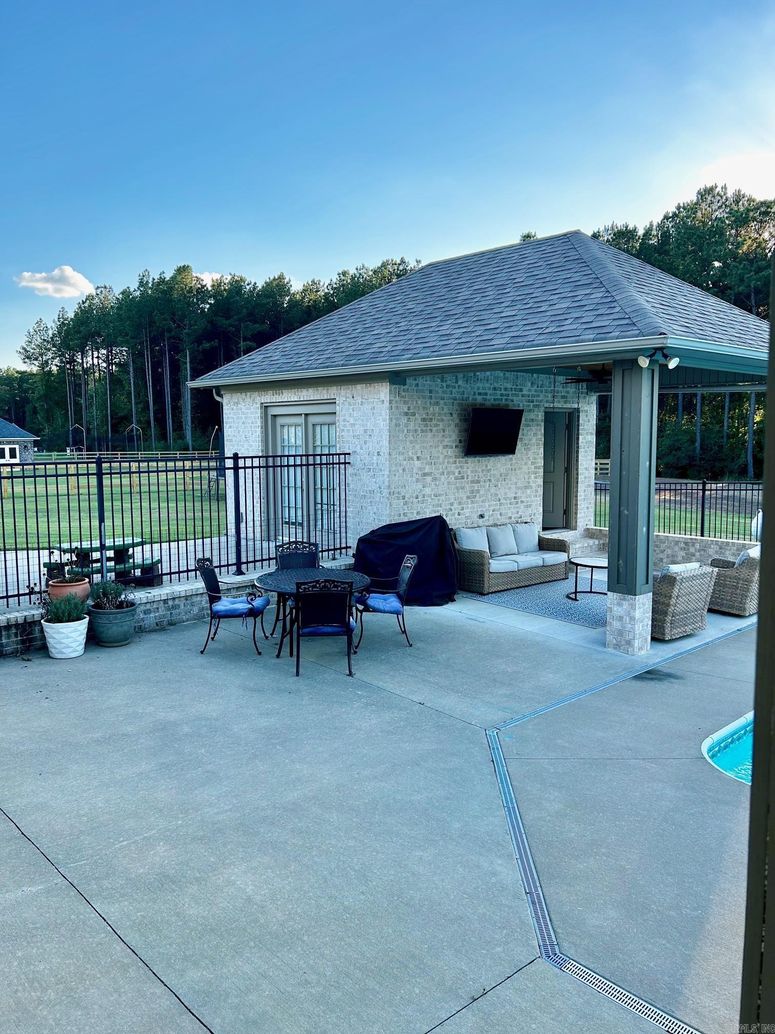 Oak View - Residential