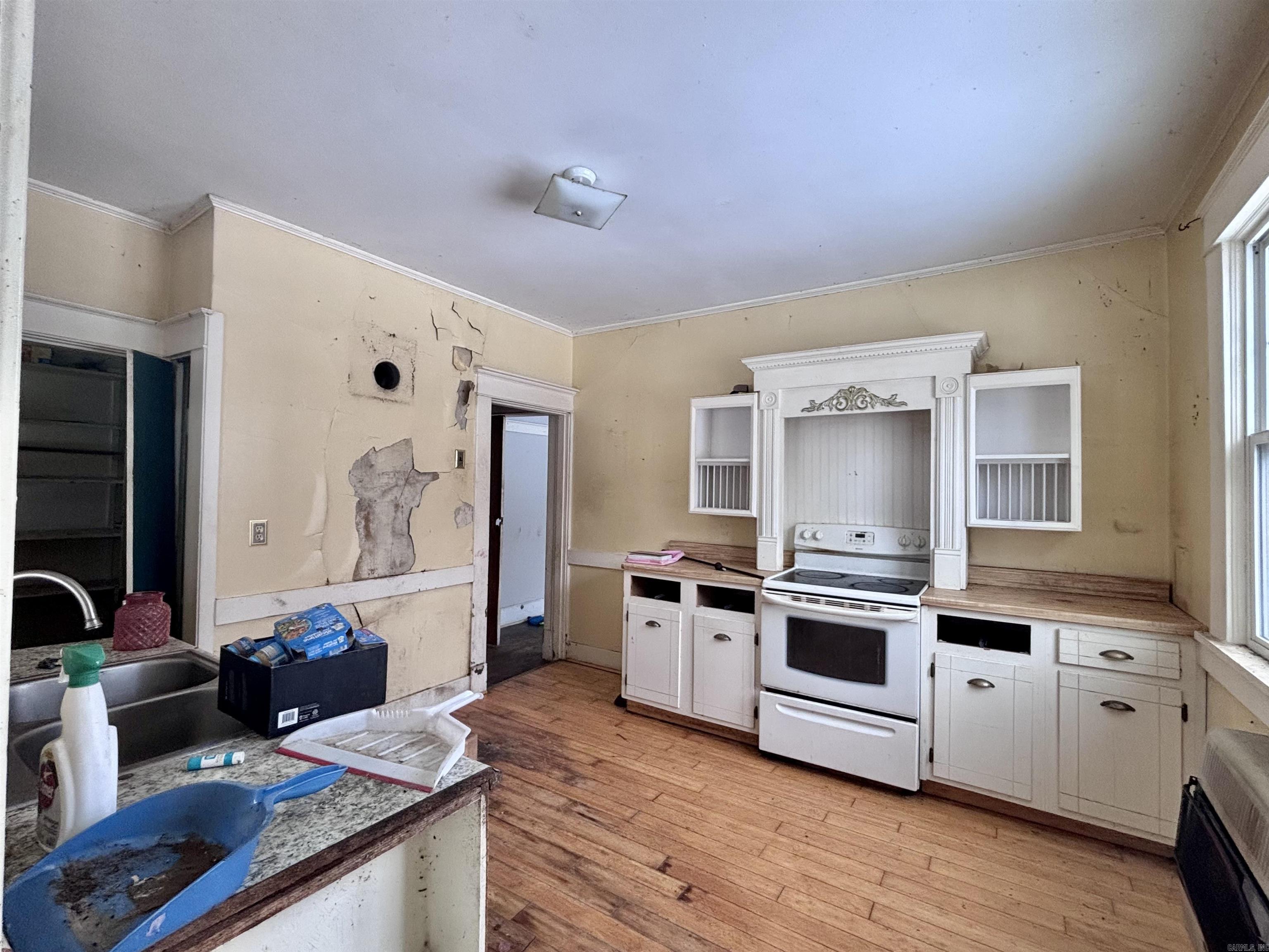 HARRY LEE - Residential