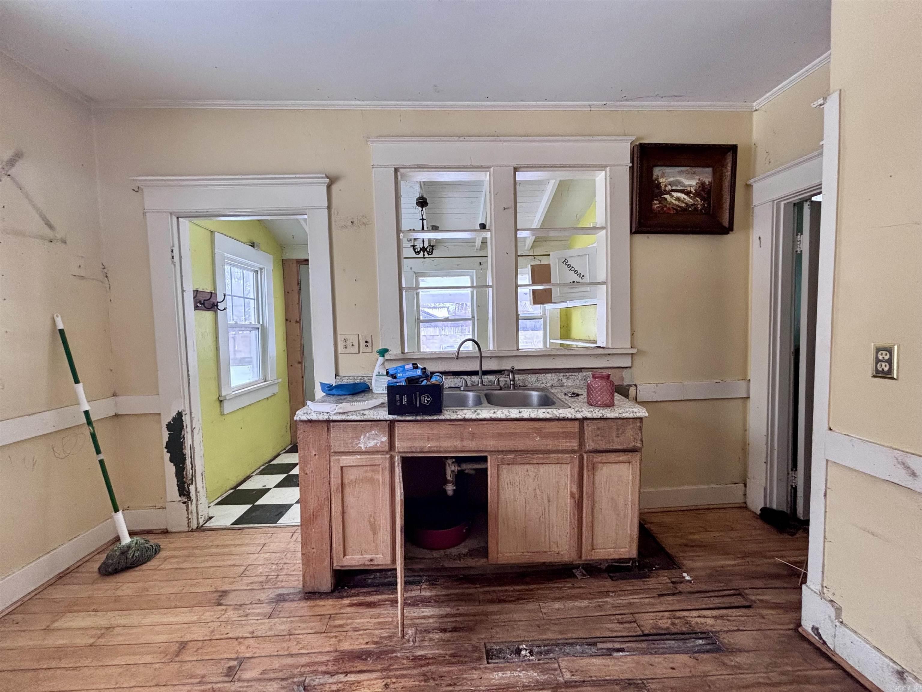 HARRY LEE - Residential