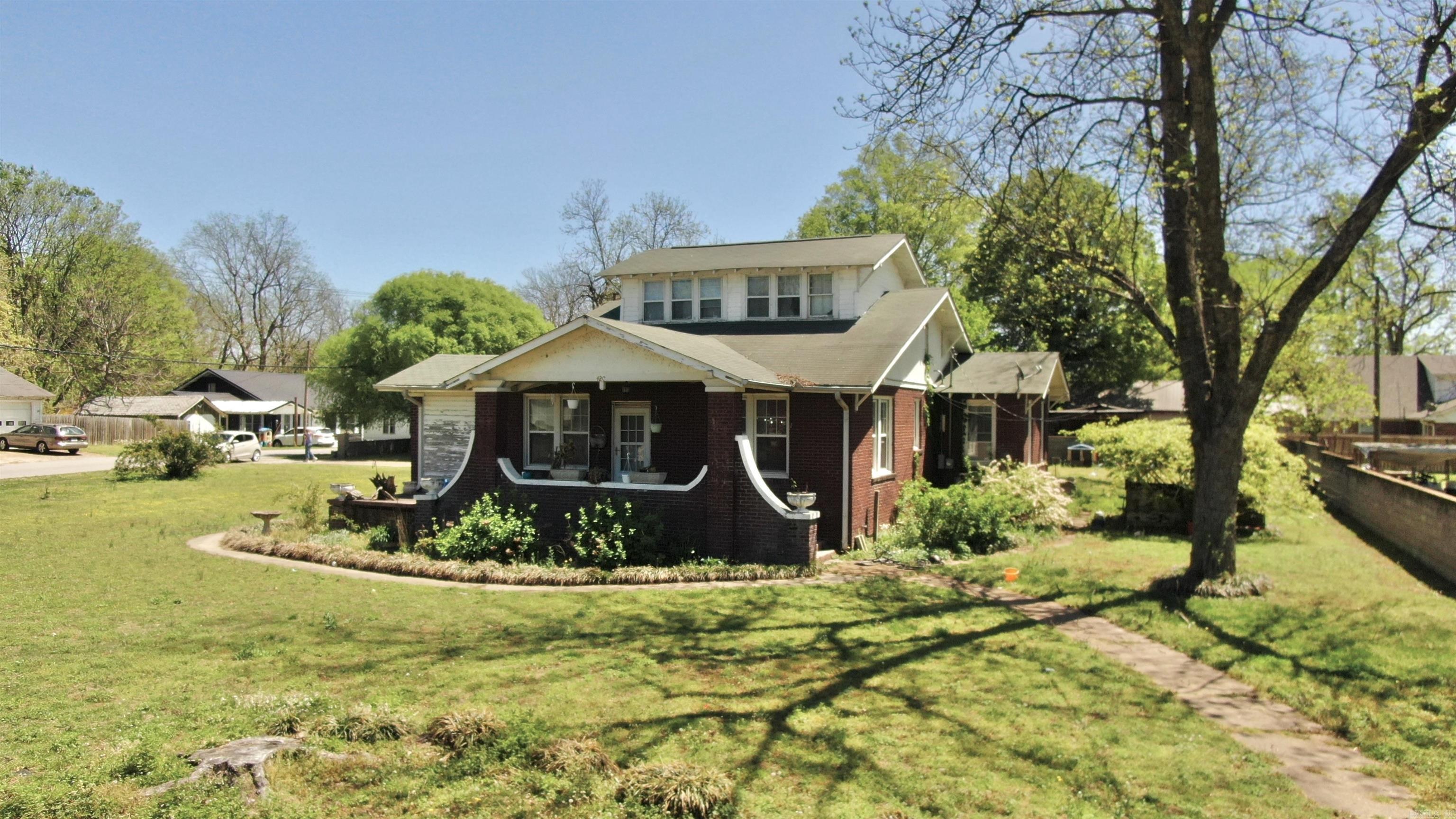 HARRY LEE - Residential