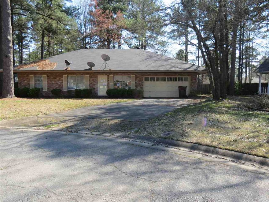 Great brick home on dead end street in Deerfield Subdivision.  Great fireplace in living room, nice kitchen and dining room.  3 bedrooms and 2 baths.  Privacy fenced backyard. The Following Flood Zone Information Has Been Obtained For The Property - Flood Zone Designation X.  may qualify for seller financing (vendee) **Agents See Remarks**