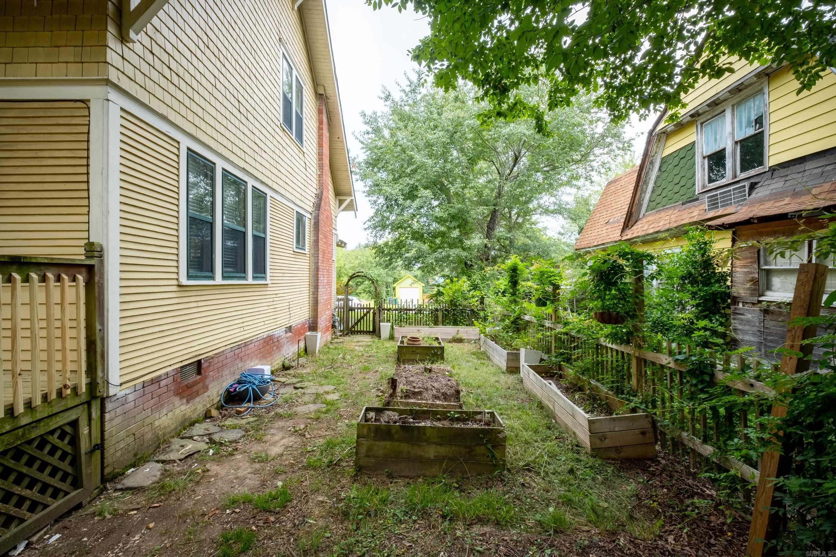 Weldon E Wrights - Residential