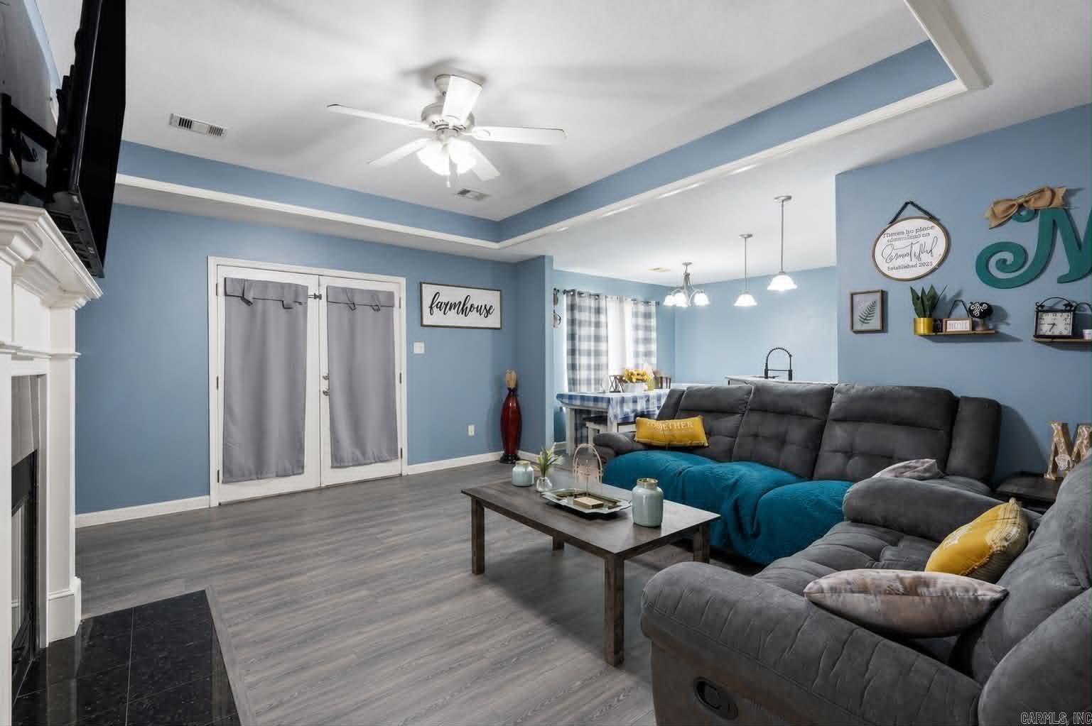 BRENTWOOD - Residential