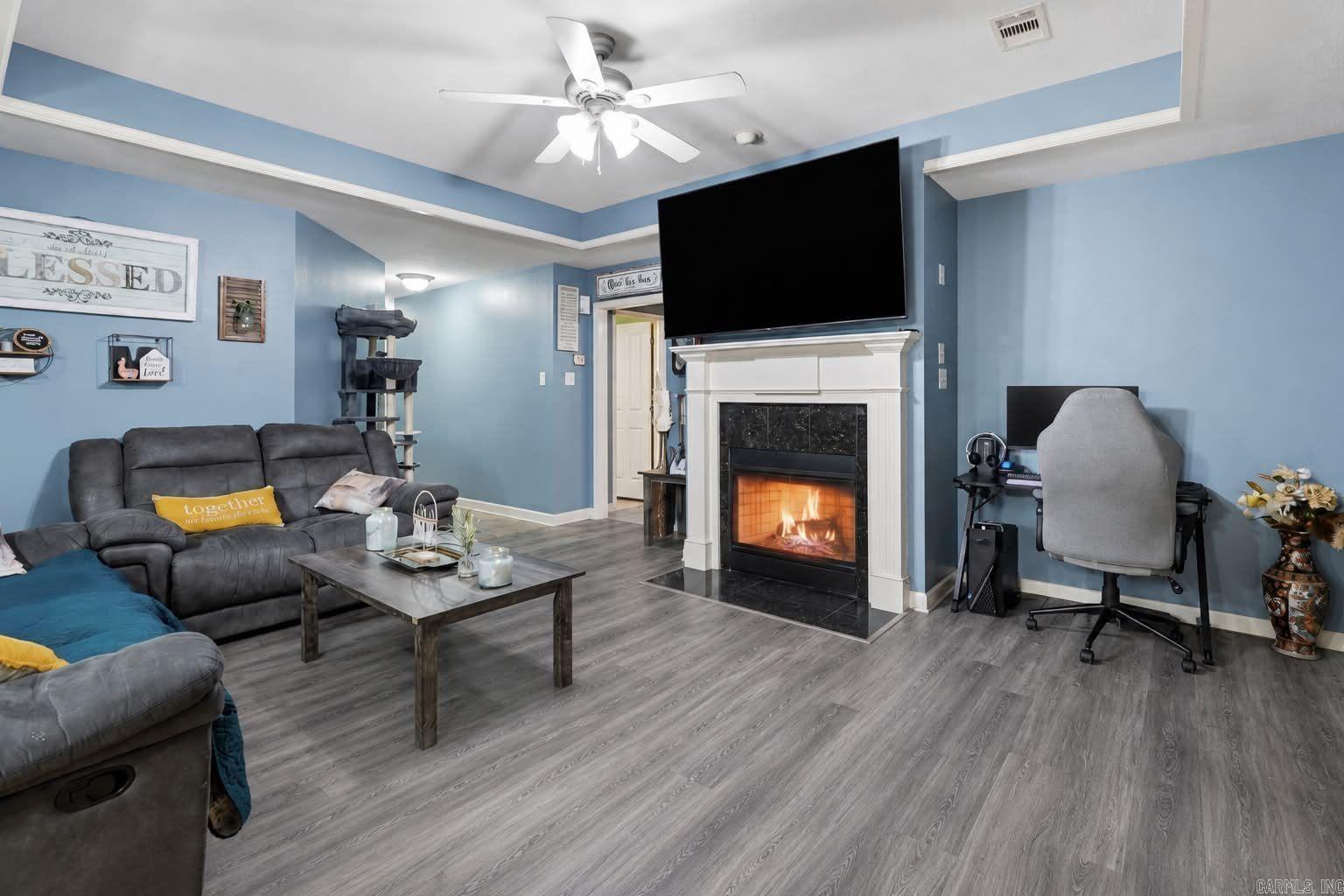 BRENTWOOD - Residential