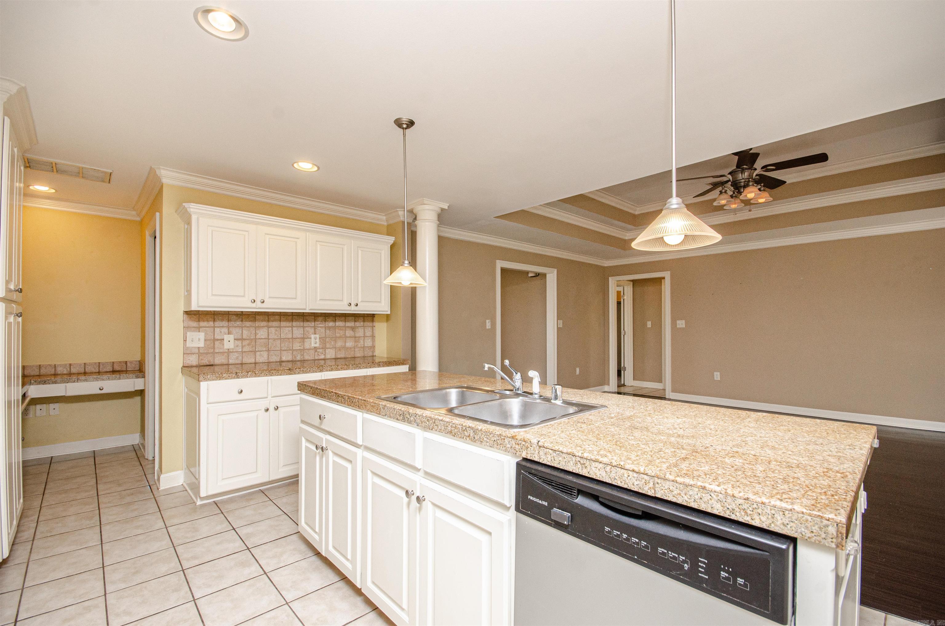 SPRING VALLEY - Residential