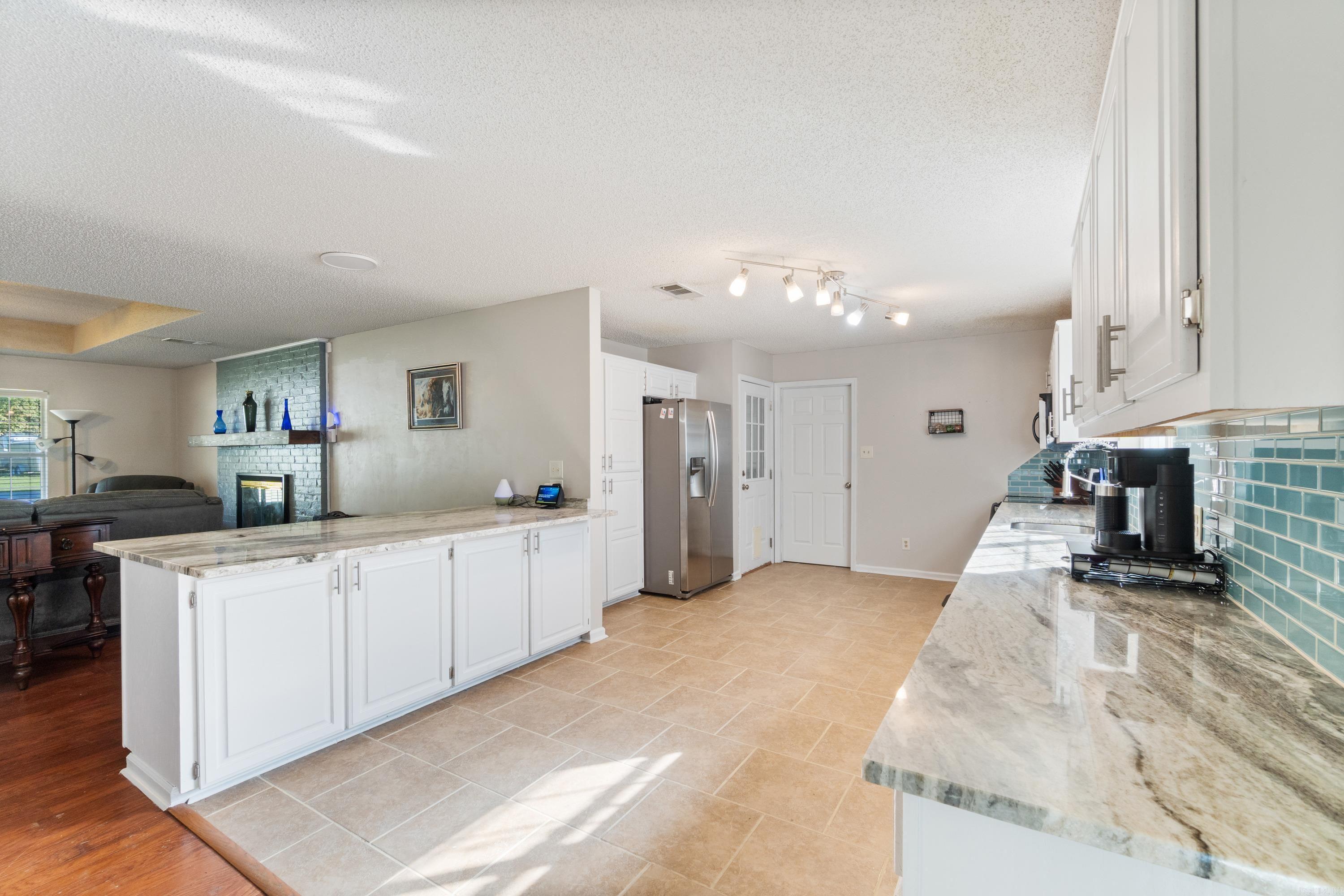 Lone Oak - Residential