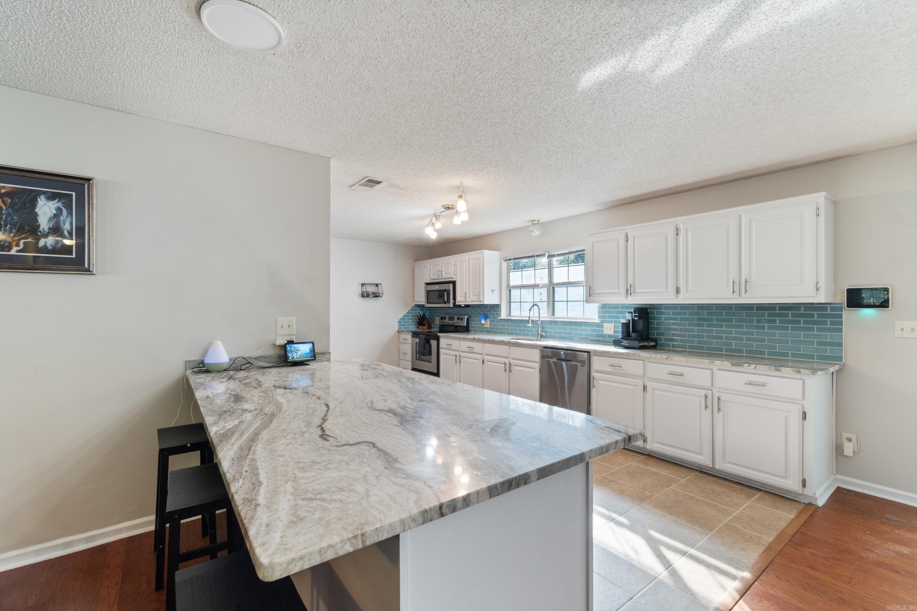 Lone Oak - Residential