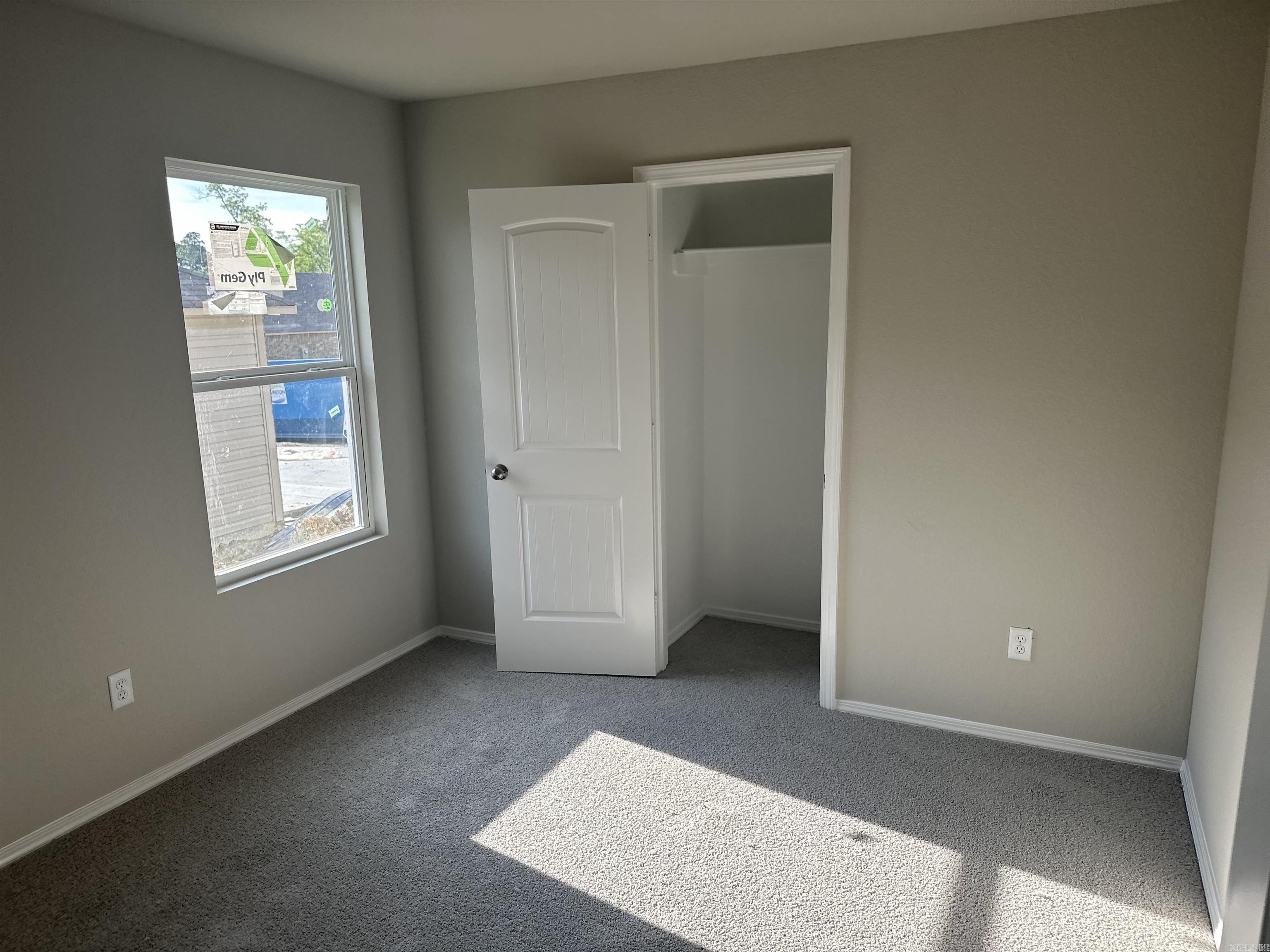 HILLDALE CROSSING - Residential