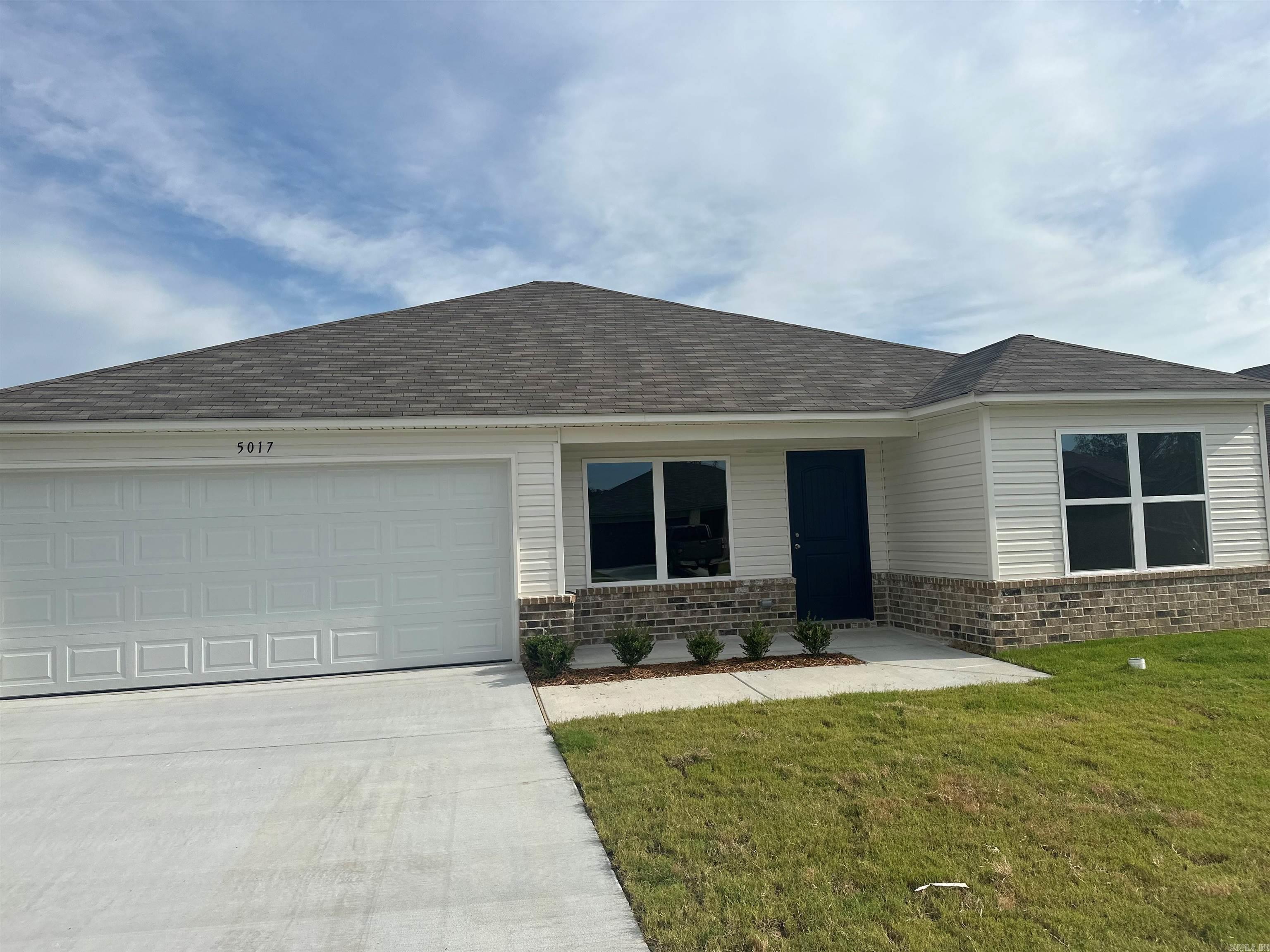 HILLDALE CROSSING - Residential