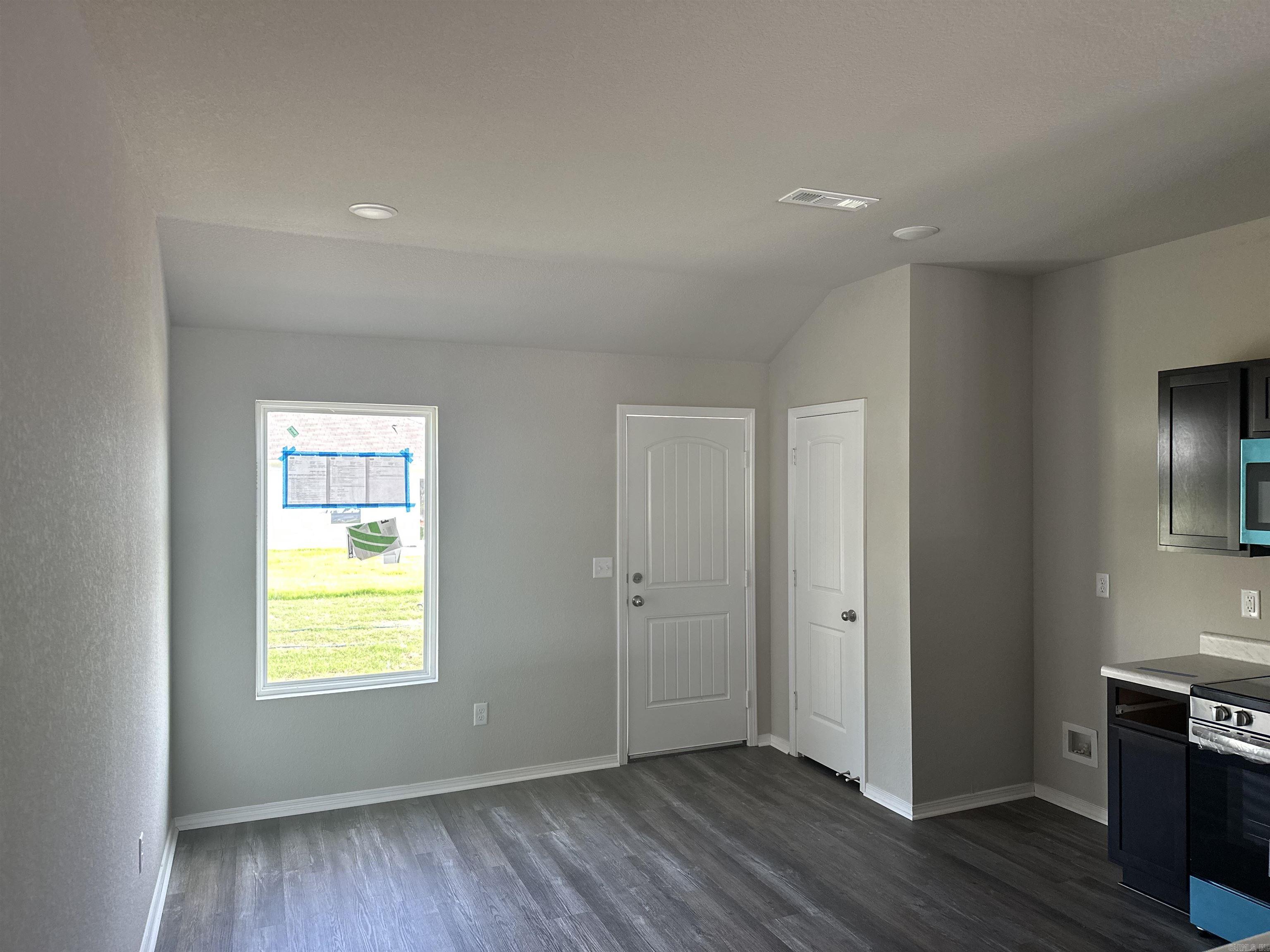 HILLDALE CROSSING - Residential