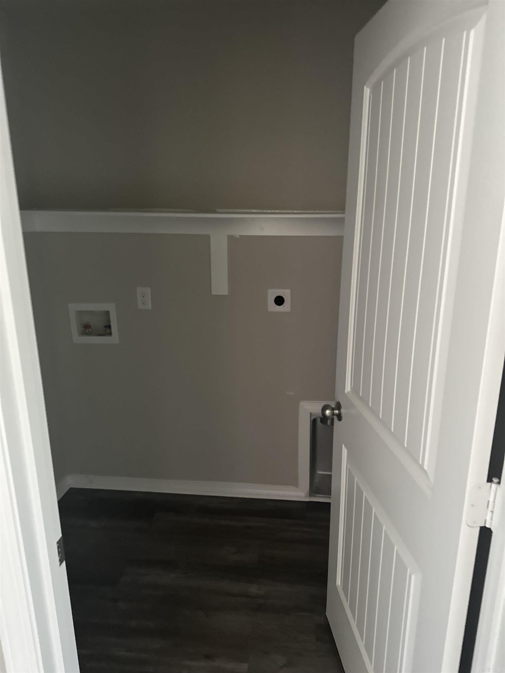 HILLDALE CROSSING - Residential