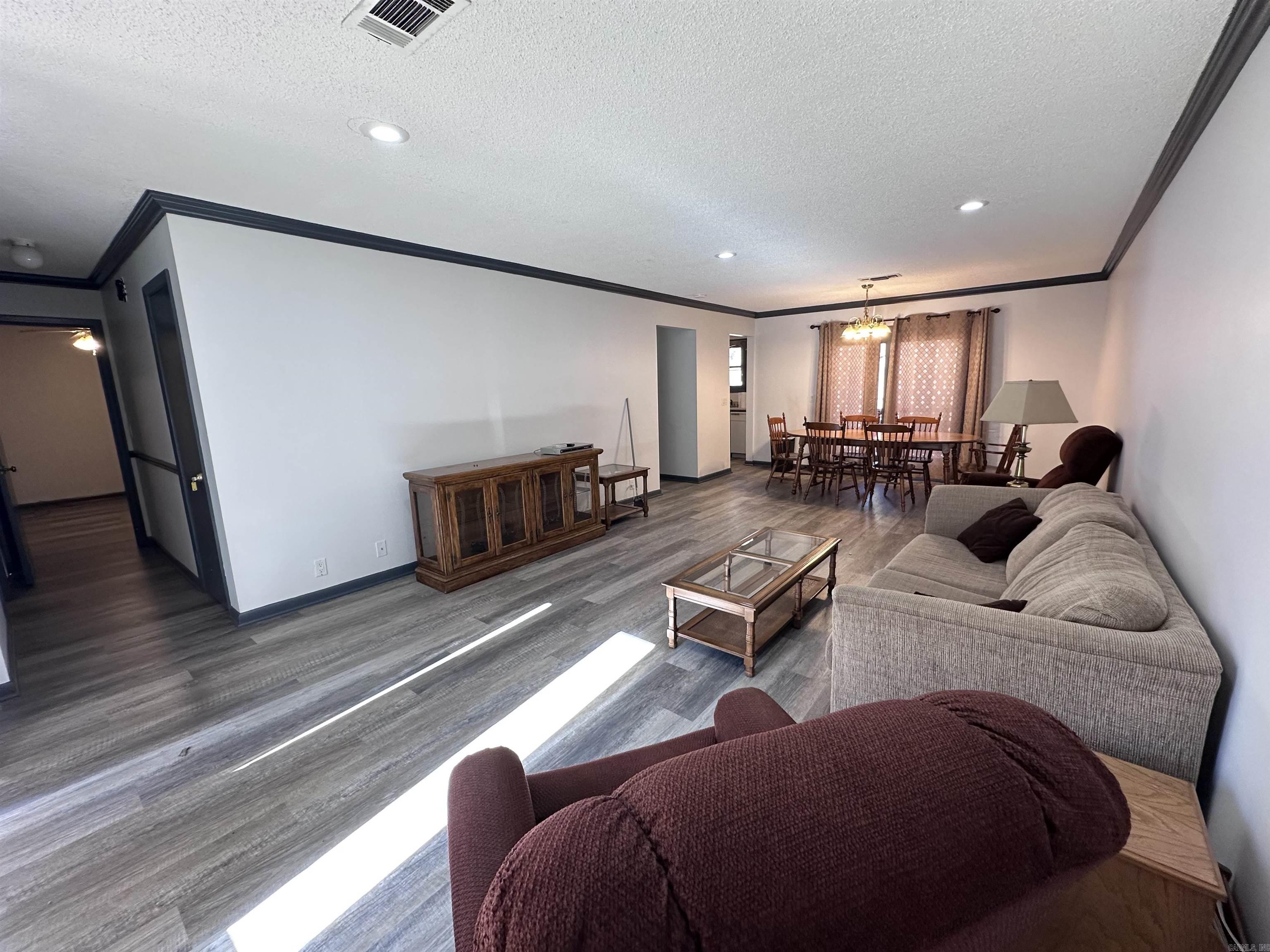 VALENCIA COURTS - Residential