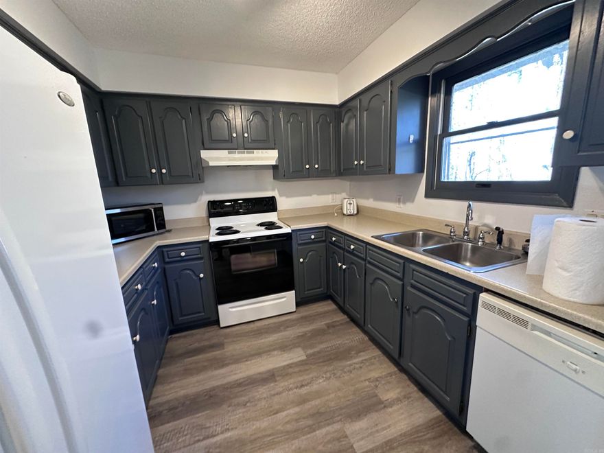 Cute 2 Bedroom Townhome with Tenant already in place! Quiet, friendly neighborhood! Jessieville School District