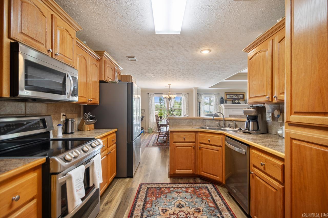 AUSTIN VILLAGE - Residential