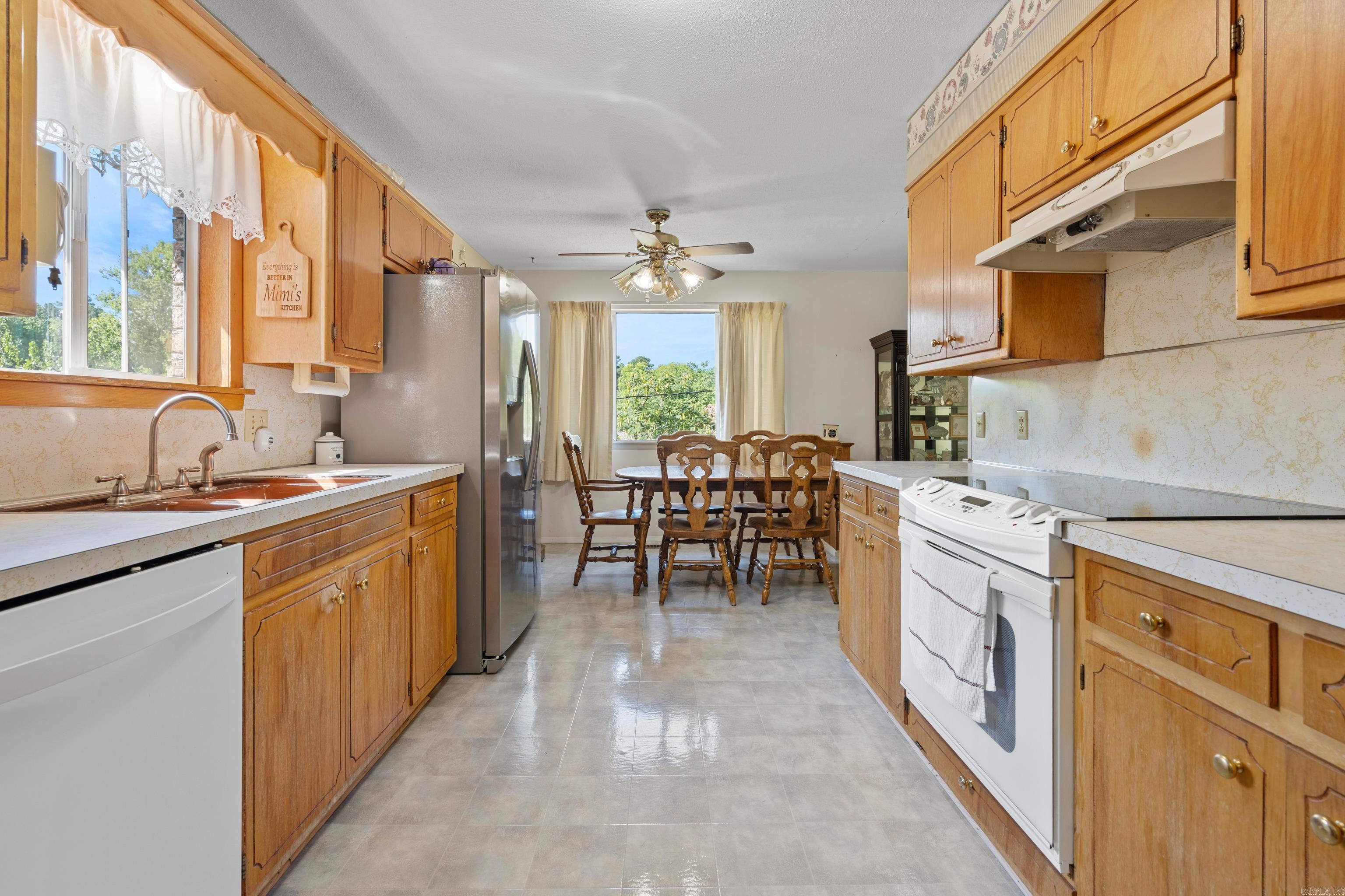 GREEN ACRES ESTATES - Residential