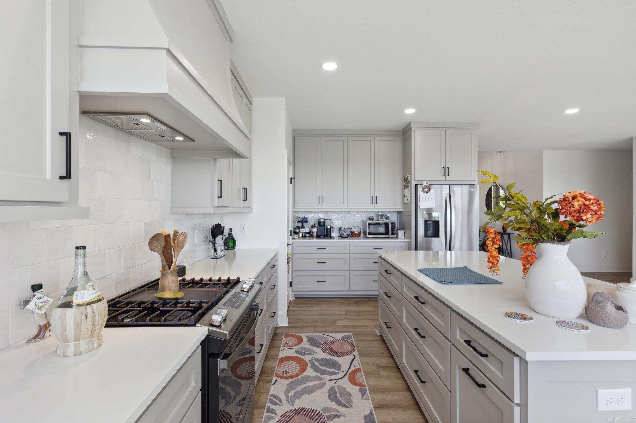 LAKEVIEW WEST - Residential