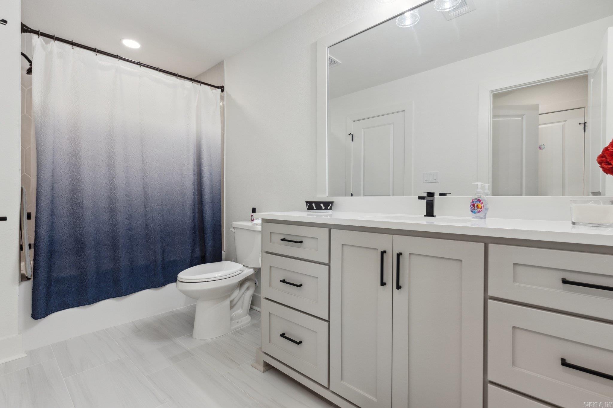 LAKEVIEW WEST - Residential