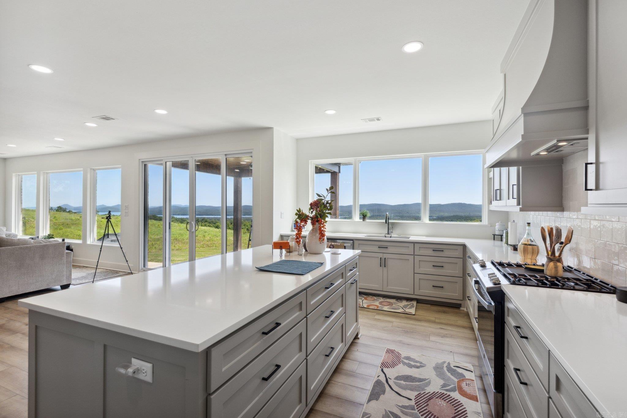 LAKEVIEW WEST - Residential