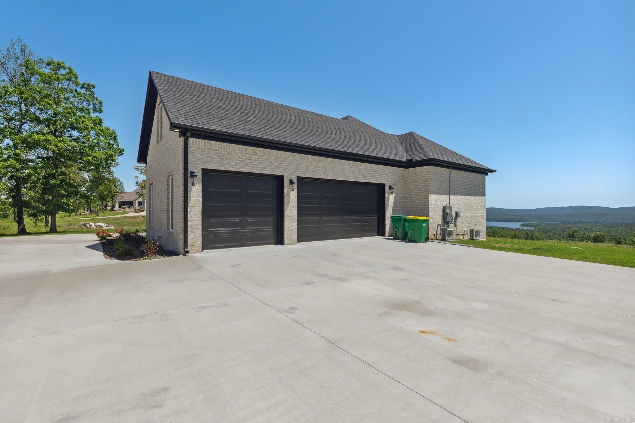 LAKEVIEW WEST - Residential