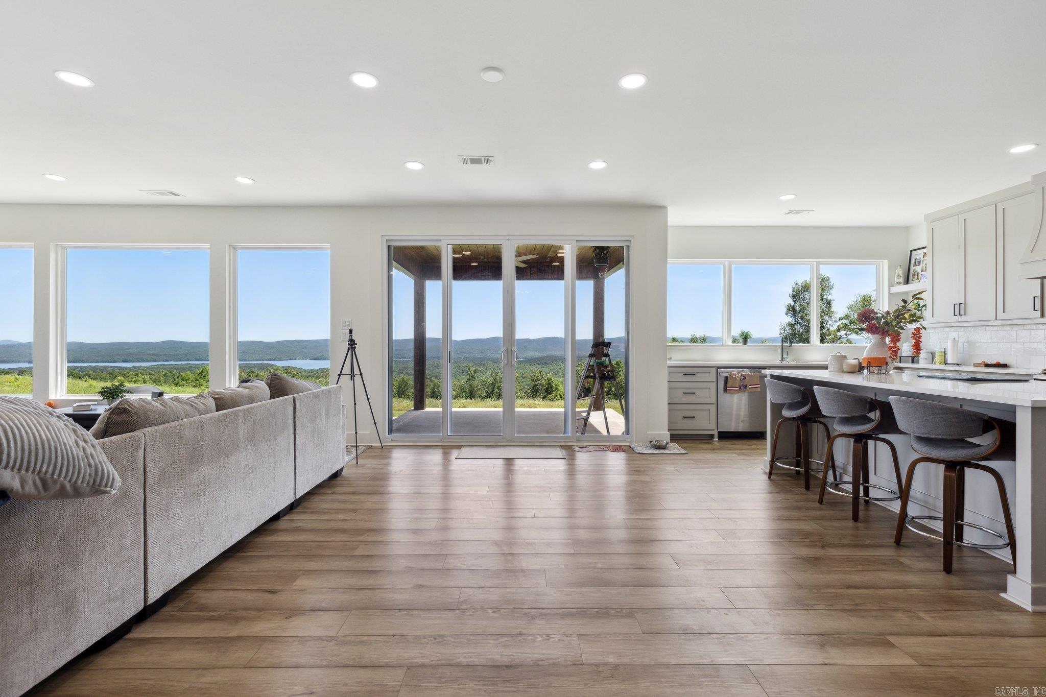 LAKEVIEW WEST - Residential