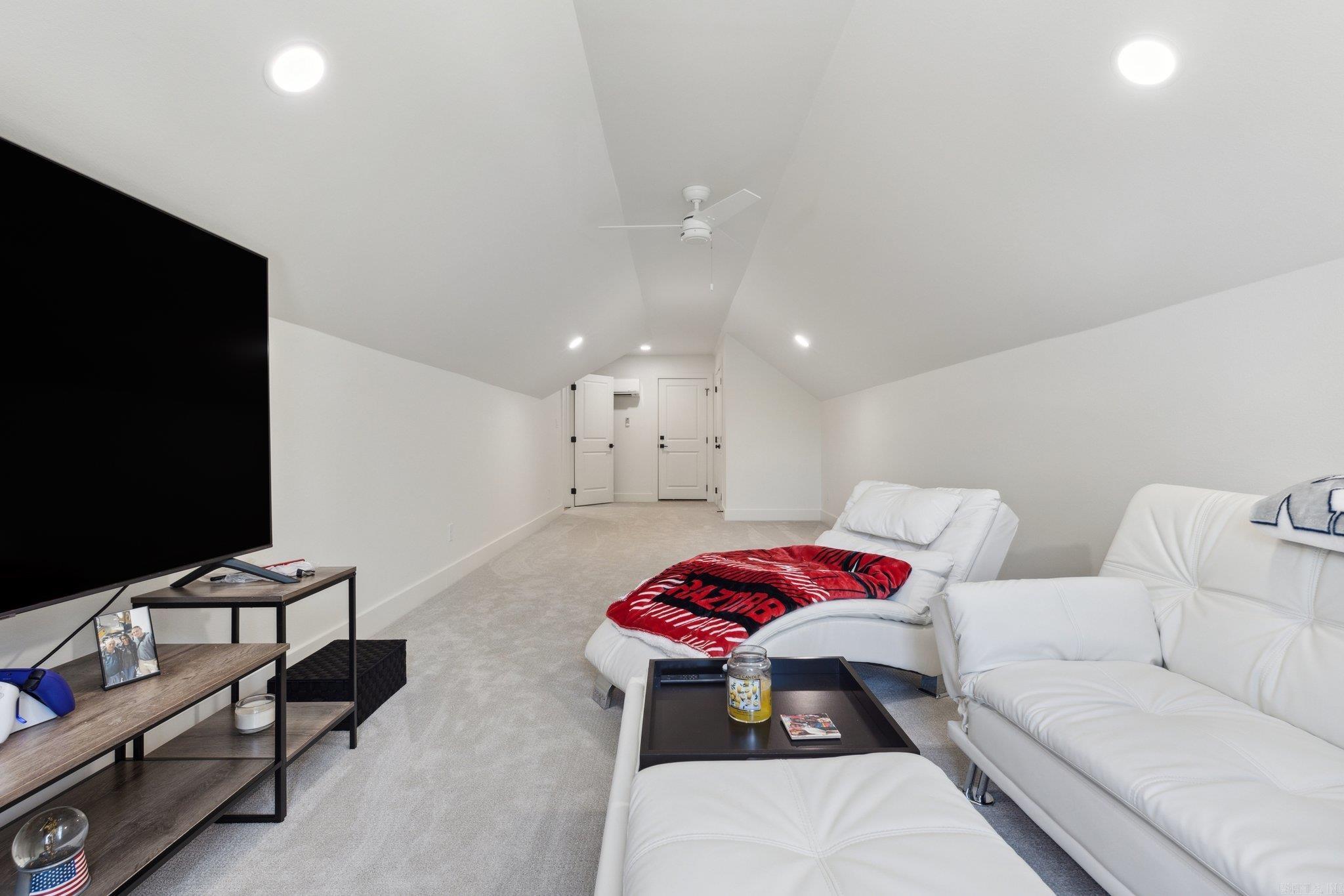 LAKEVIEW WEST - Residential
