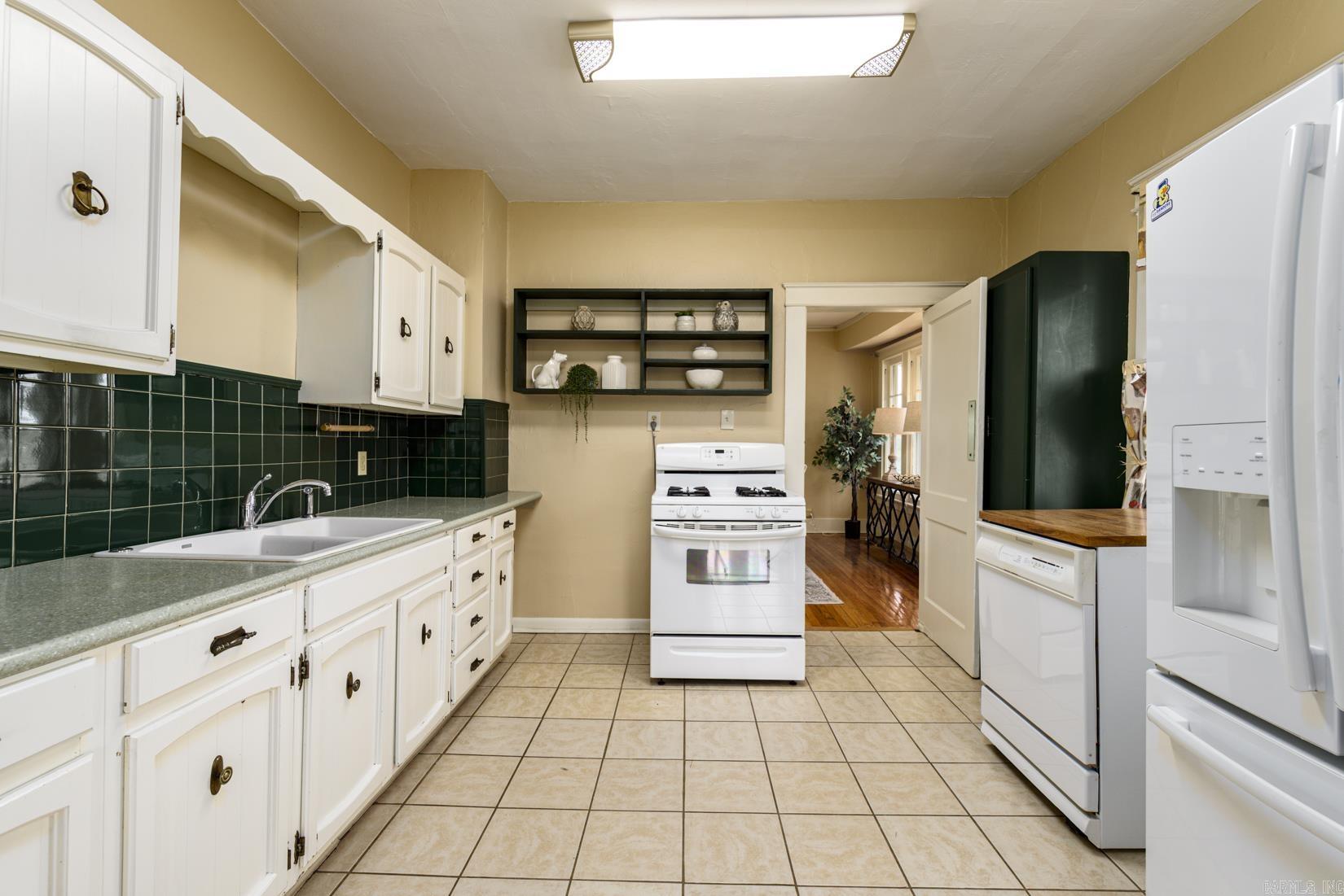 EAST PULASKI HGTS - Residential