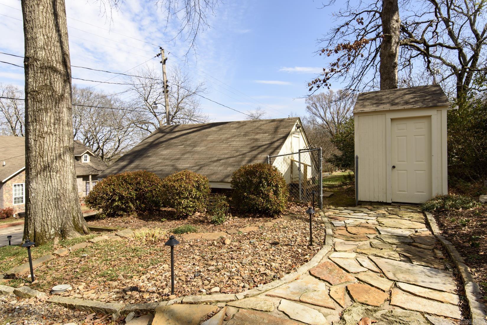 EAST PULASKI HGTS - Residential