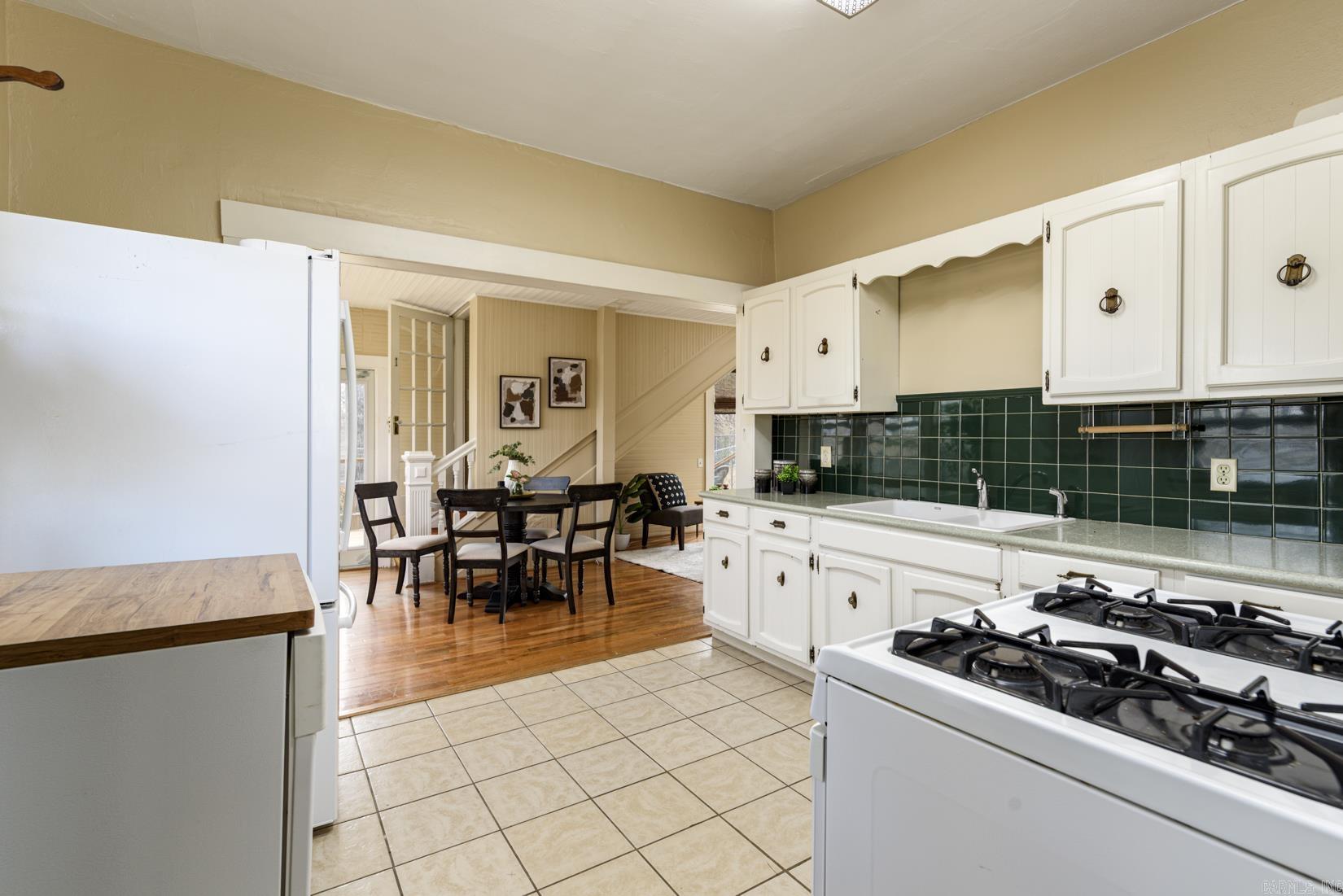 EAST PULASKI HGTS - Residential