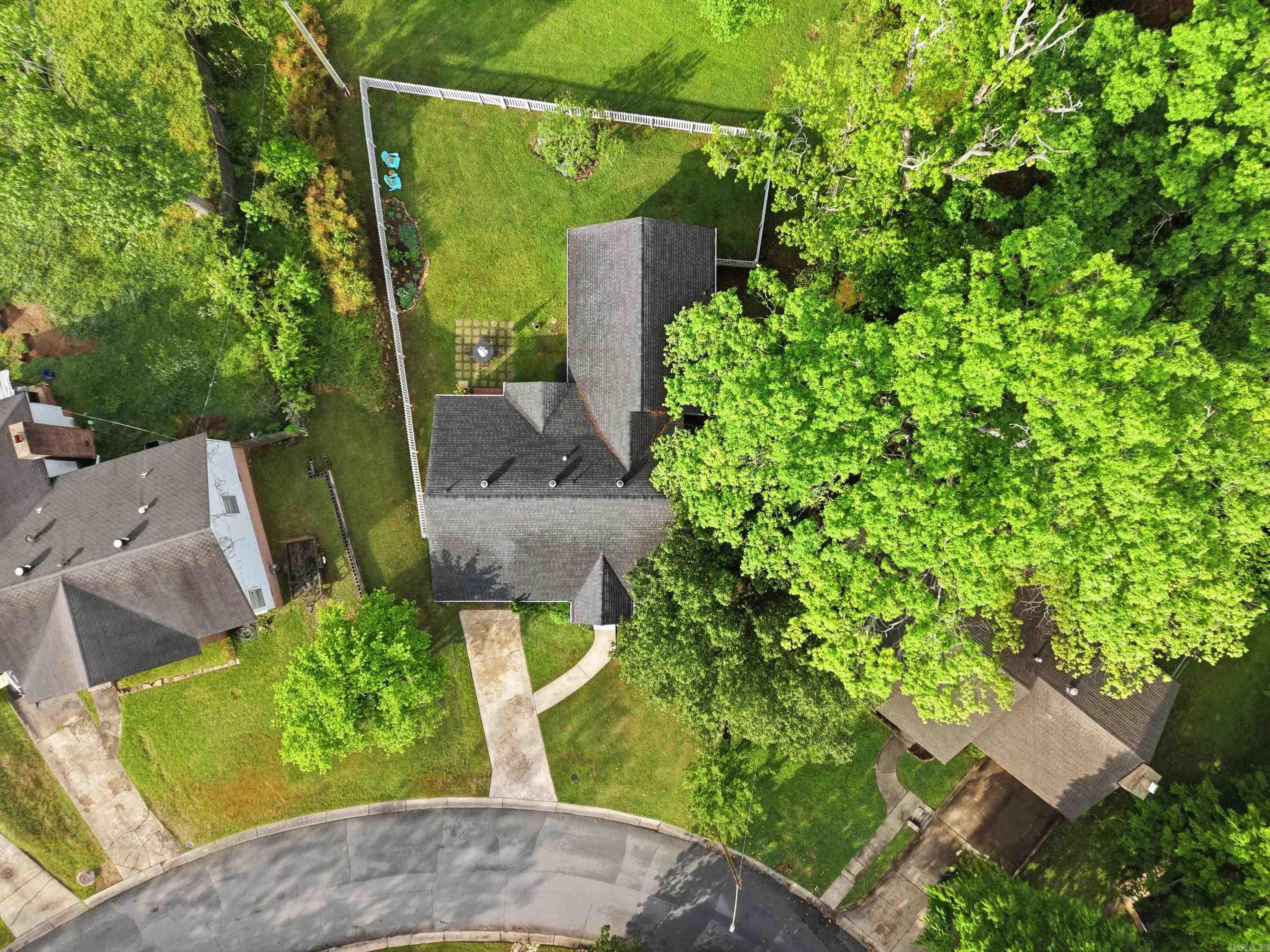 Queen Manor - Residential