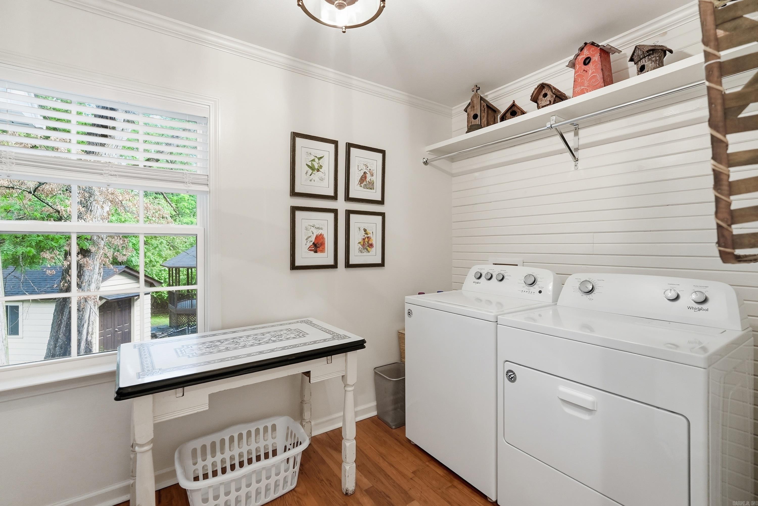 Queen Manor - Residential