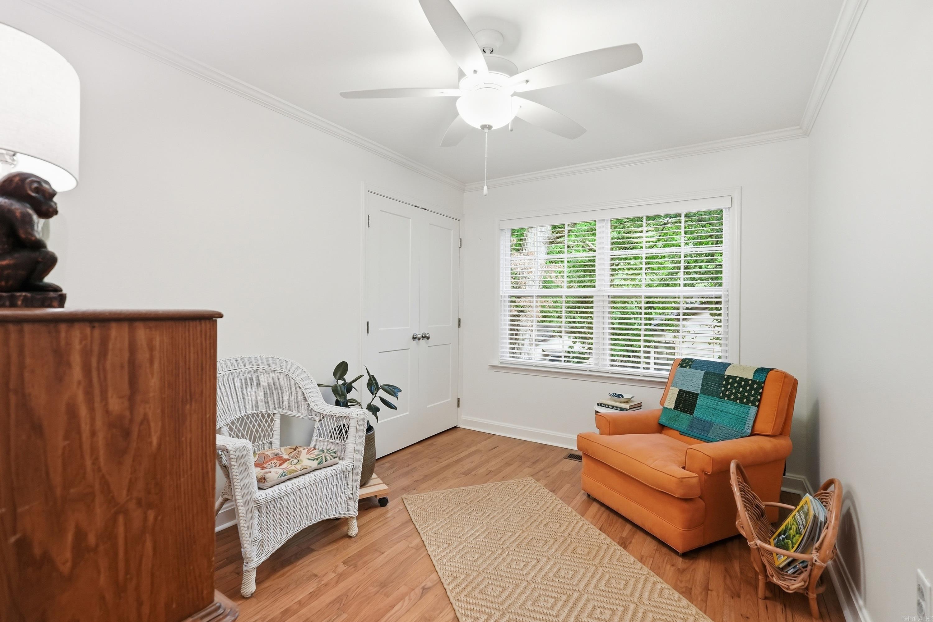 Queen Manor - Residential