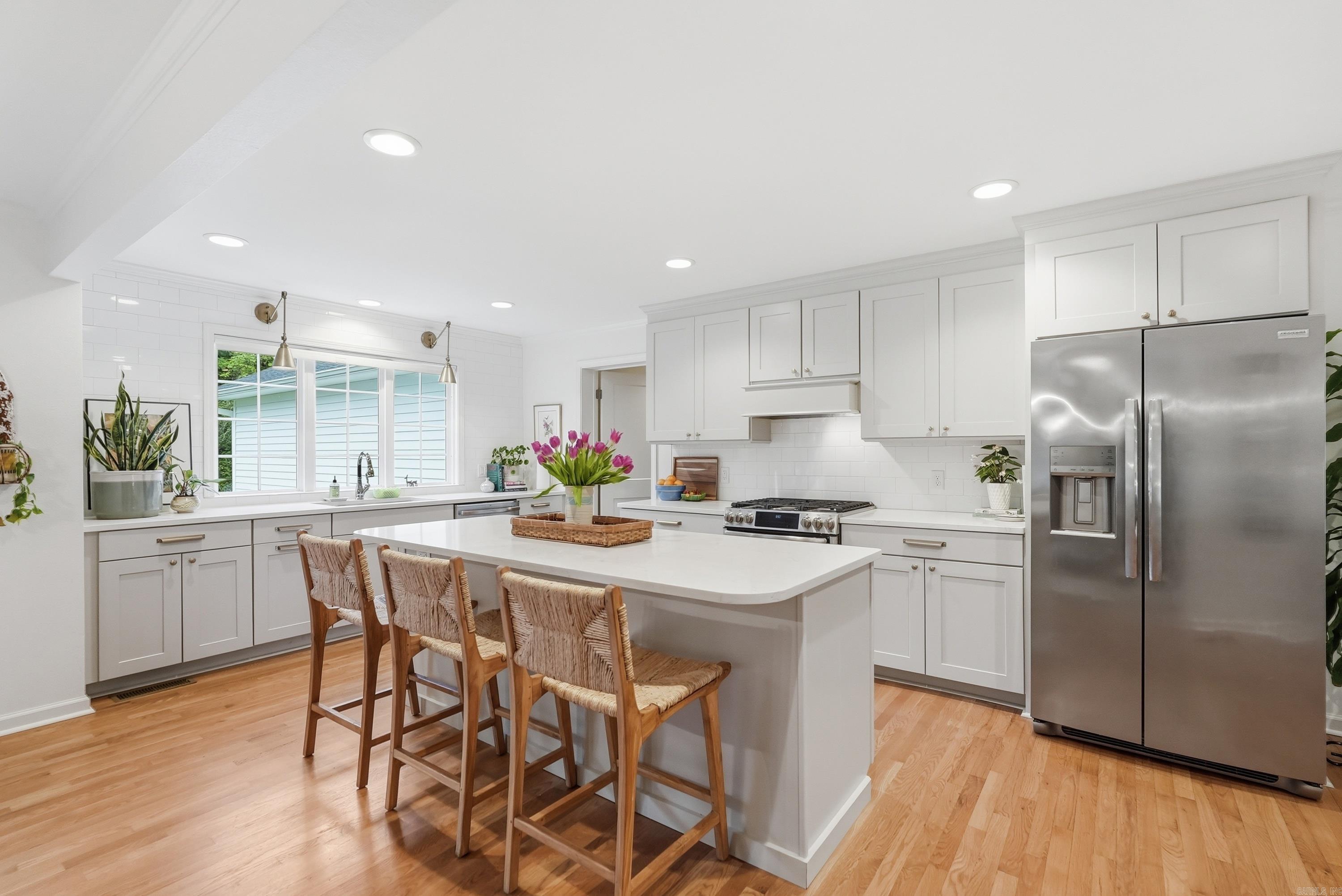 Queen Manor - Residential