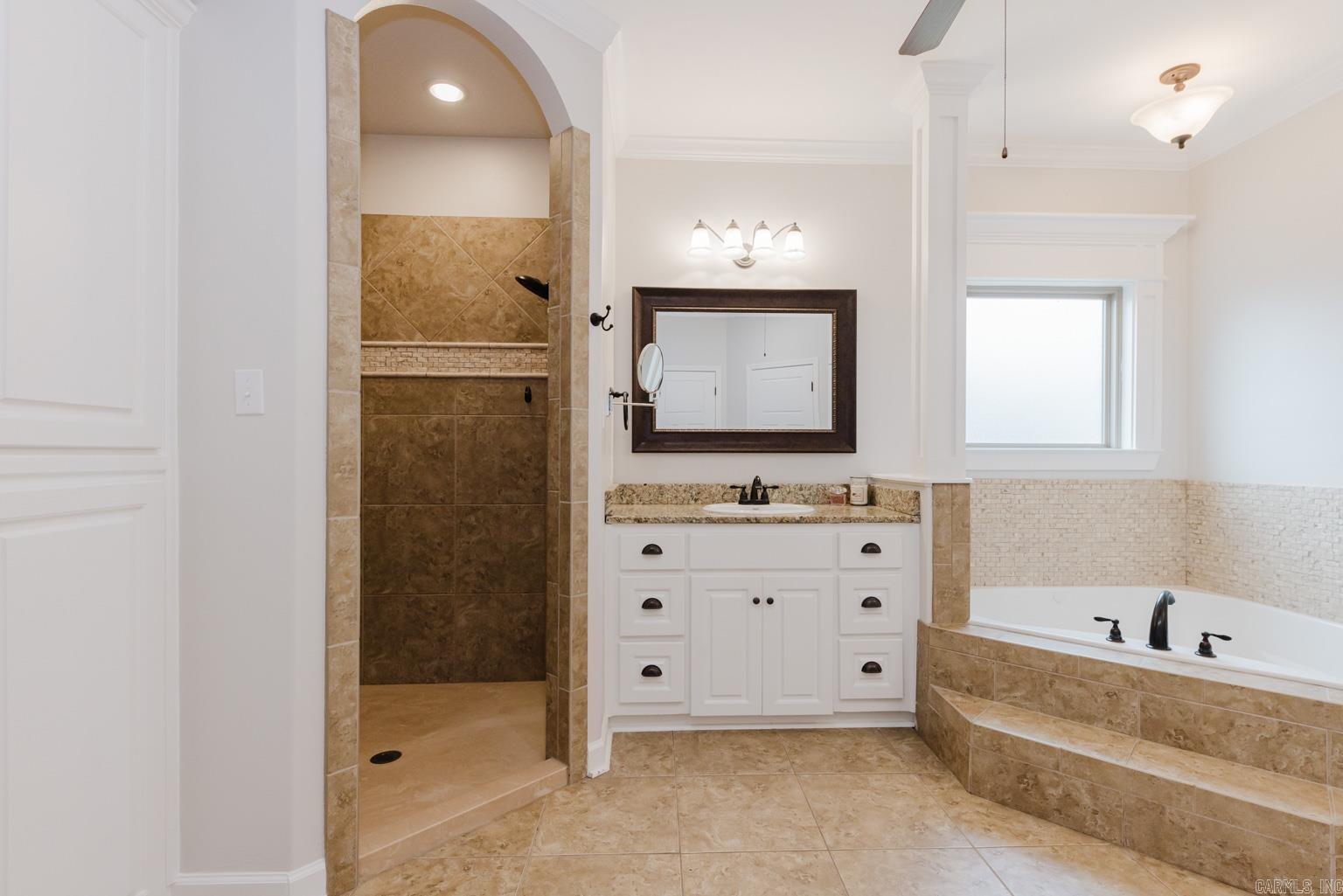 STONEGATE - Residential