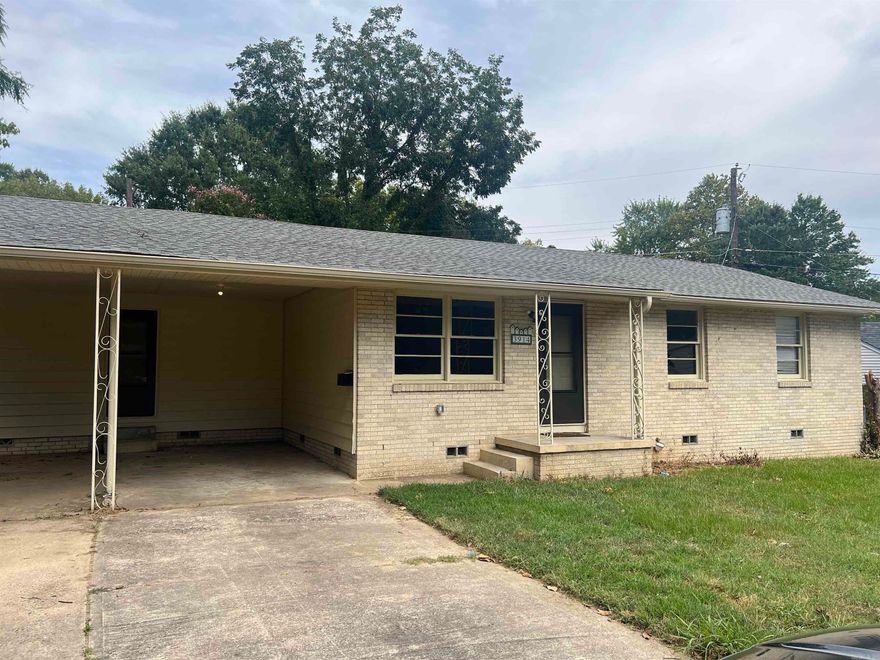 Come tour this Cozy 3 bedroom, 1 bathroom home in a quiet Cul-de-sac. Updates include new flooring, Fresh paint, and more. Perfect for a small family or Roommates. Schedule your Private tour today.