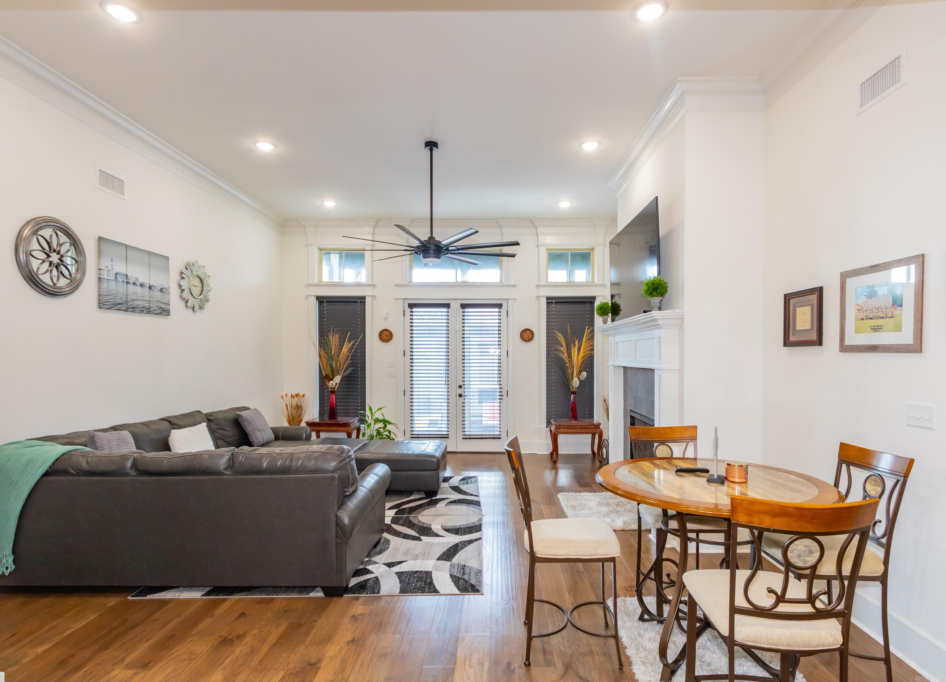 THE WOODS OF HURRICANE LAKE ESTA - Residential