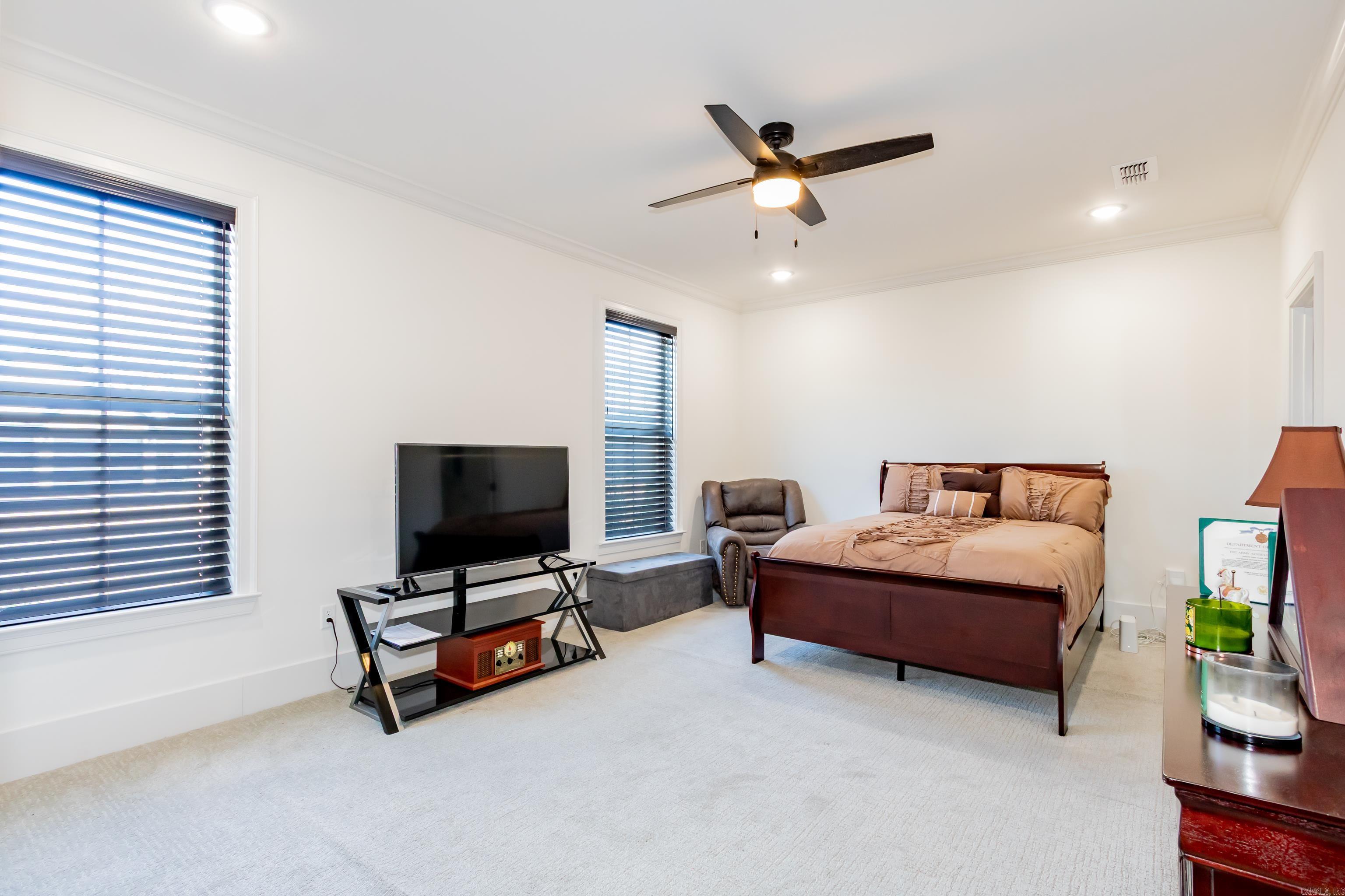 THE WOODS OF HURRICANE LAKE ESTA - Residential